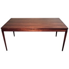 1960s Ib Kofod-Larsen Grande table à manger en bois de rose par Christian Linneberg