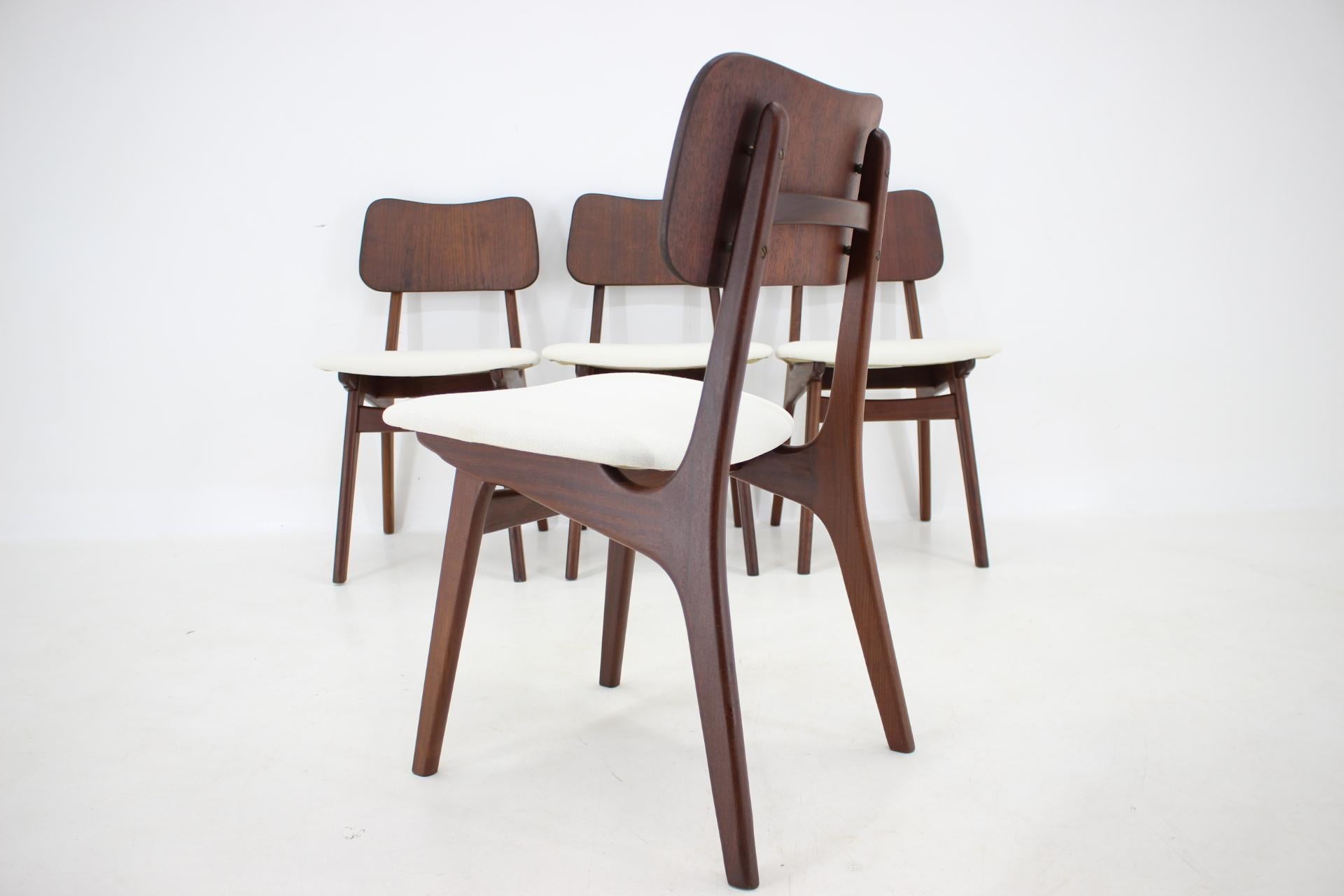 1960s Ib Kofod-Larsen Set Of 4 teak Dining Chairs Model 74, Denmark For Sale 3