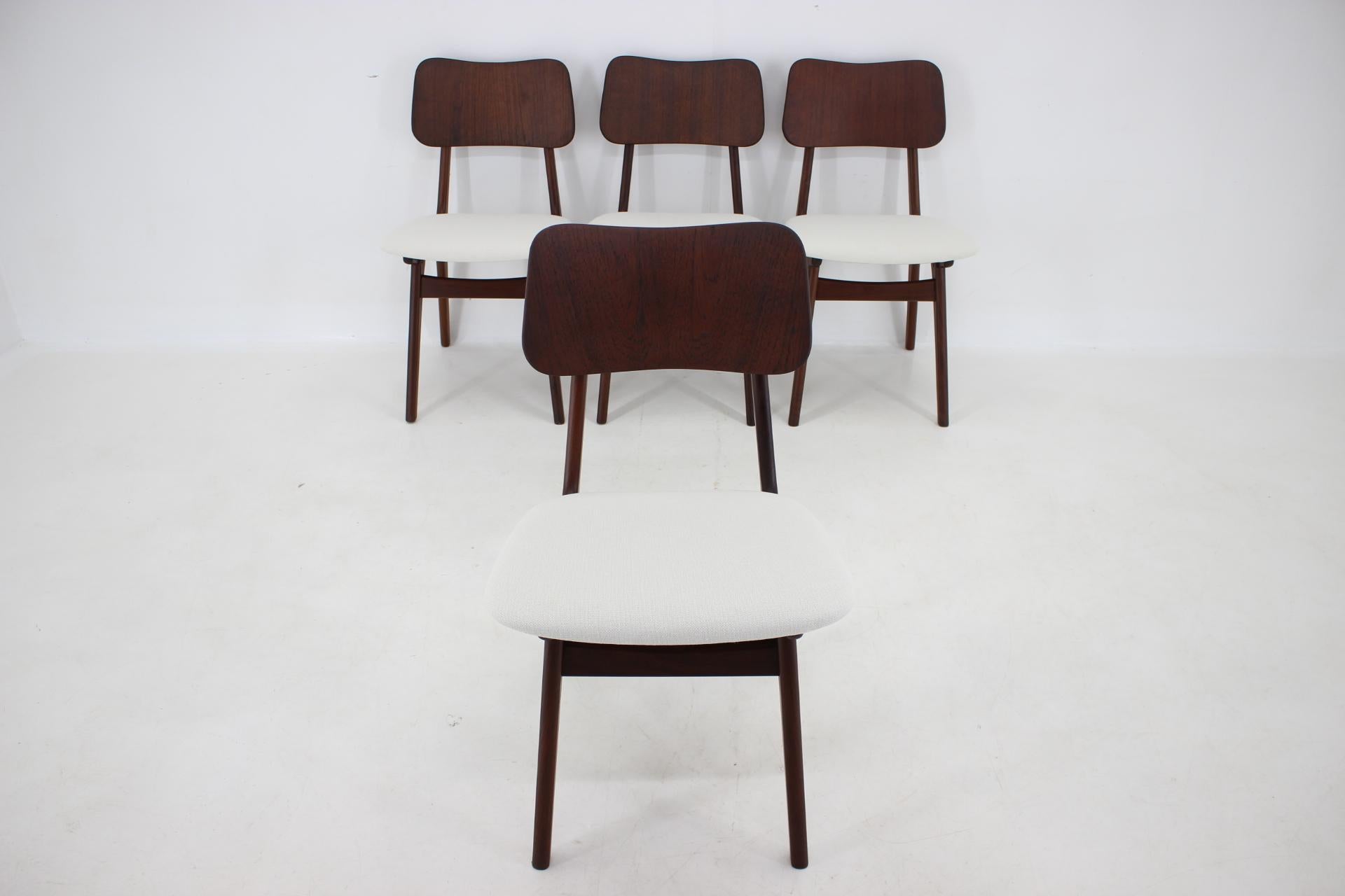 1960s Ib Kofod-Larsen Set Of 4 teak Dining Chairs Model 74, Denmark In Good Condition For Sale In Praha, CZ