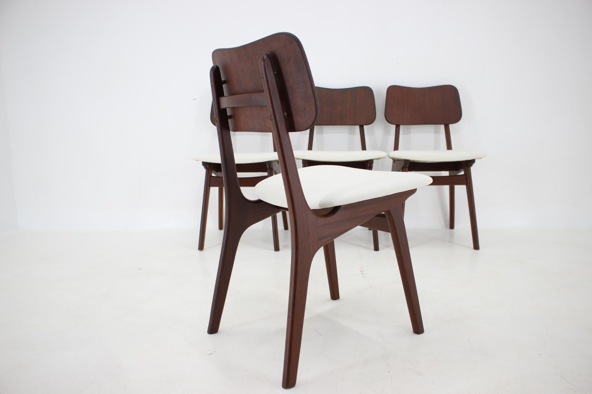 1960s Ib Kofod-Larsen Set Of 4 teak Dining Chairs Model 74, Denmark For Sale 1