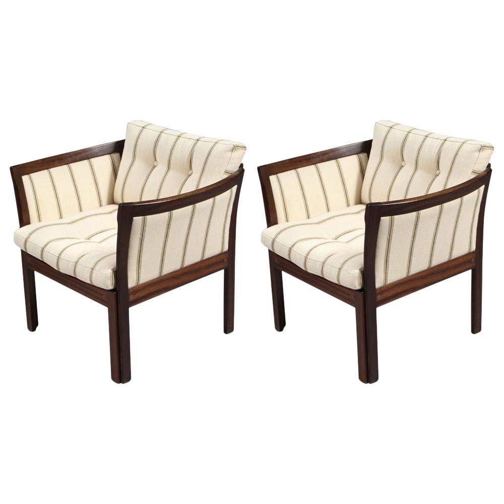 1960s Illum Vikkelso Danish Plexus Easy Chairs in Mahogany and White Fabric For Sale