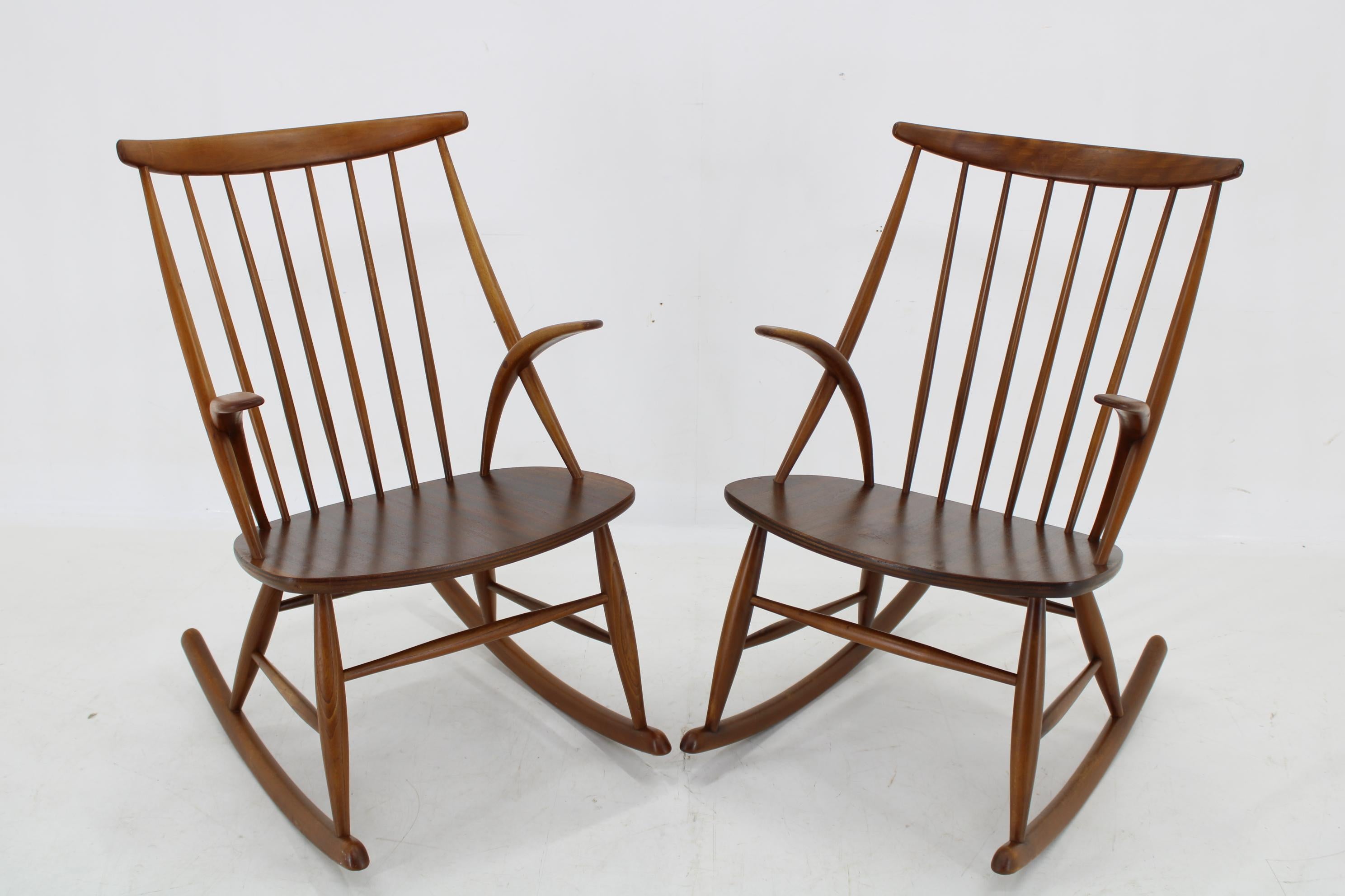 1960s Illum Wikkelso Gyngestol No. 3 Rocking Chair for Niels Eilersen, 2 items a In Good Condition For Sale In Praha, CZ