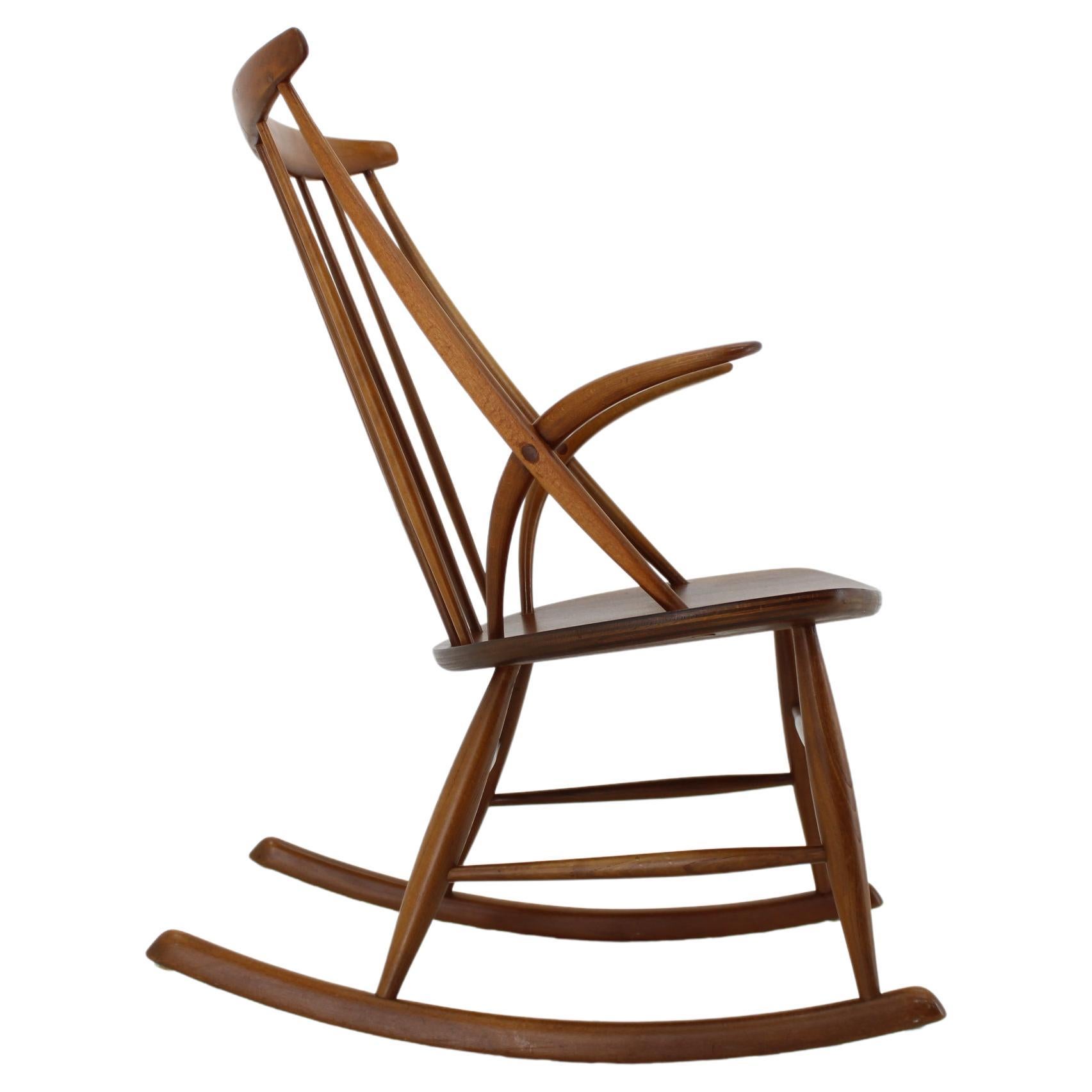 1960s Illum Wikkelso Gyngestol No. 3 Rocking Chair for Niels Eilersen, 2 items a For Sale