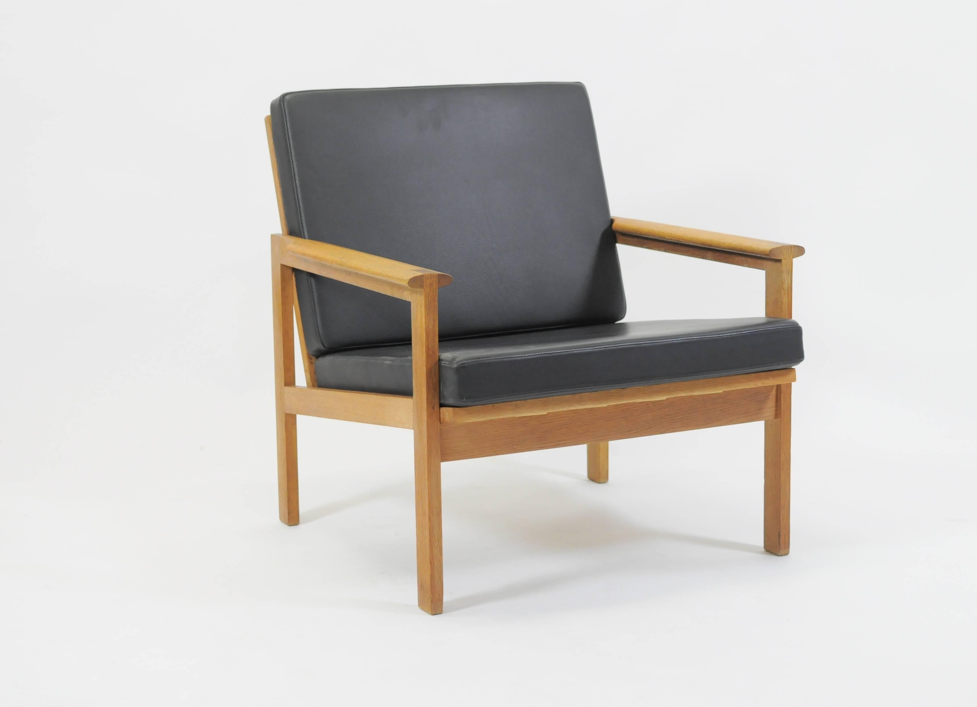 1960s Illum Wikkelsø Two Danish Restored Capella Lounge Chairs in Oak 1