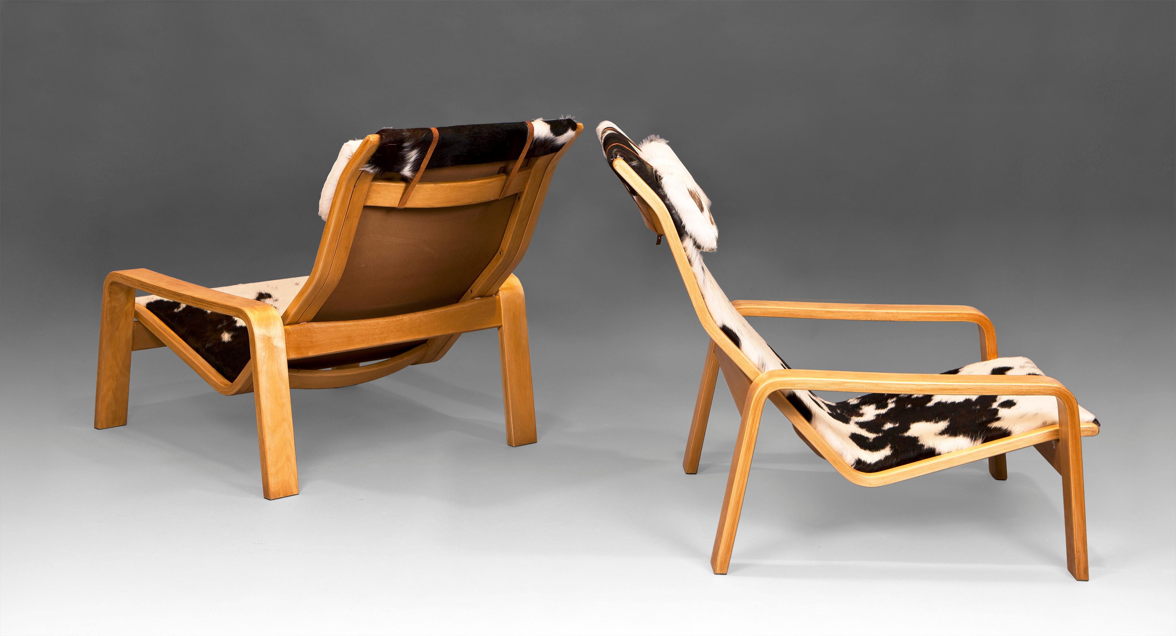 Mid-Century Modern 1960s Ilmari Lappalainen “Pulkka” Lounge Chairs in Beech Wood and Cowhide For Sale
