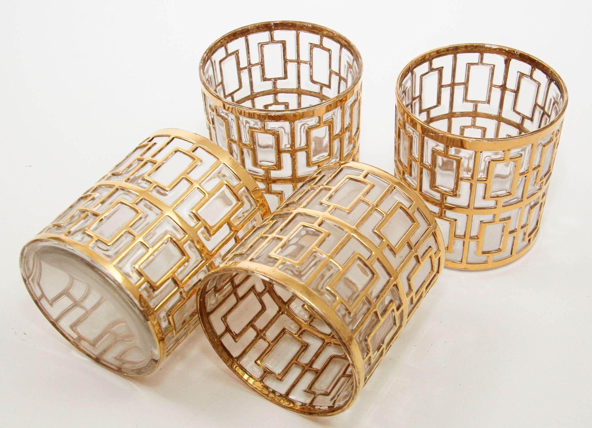 1960s Imperial Shoji Gold Rock Cocktail Glasses, Set of 4 Collectible Barware.
Vintage Imperial Glass Gold Shoji Long Glasses Set Regency Hollywood, 1960s.
Rare collection de verres à boire impériaux en or Shoji dans la série 
