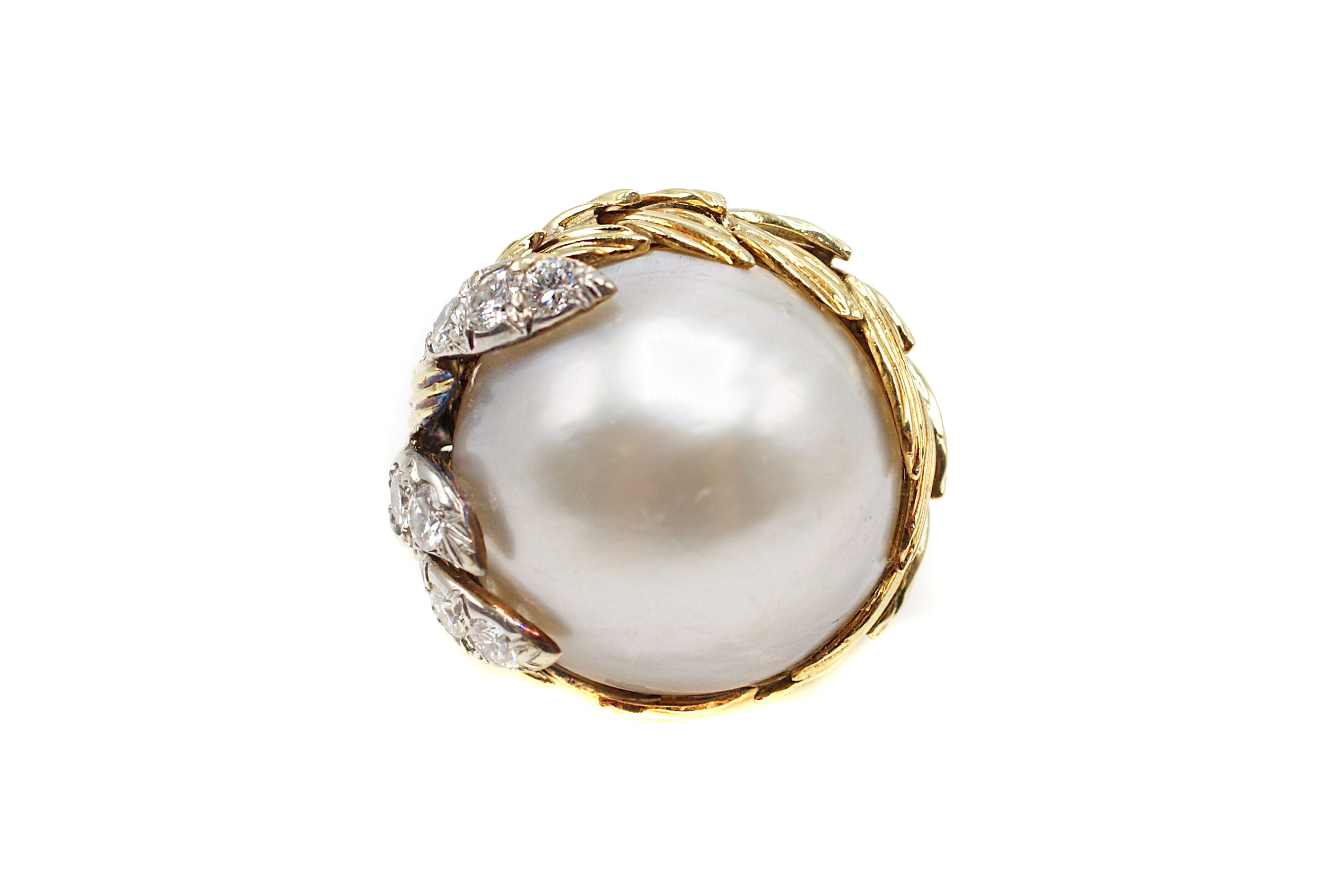 Women's or Men's 1960s Impressive Diamond 18 Karat Gold Mabe Pearl Ring