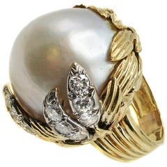 1960s Impressive Diamond 18 Karat Gold Mabe Pearl Ring