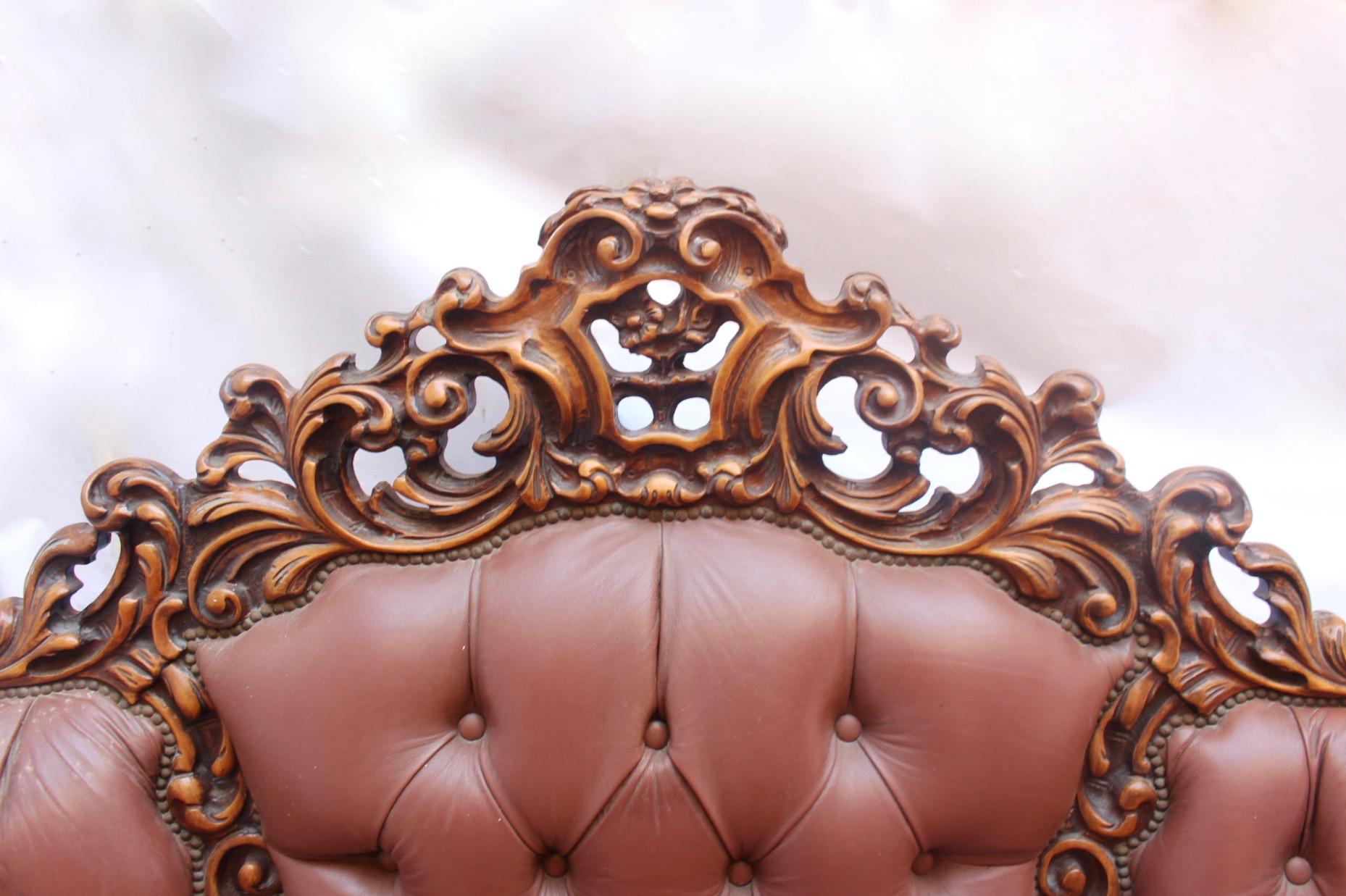 Midcentury Louis XV Rococo Capitonné Leather Canapé/Sofa/Couch by Mariano García For Sale 4