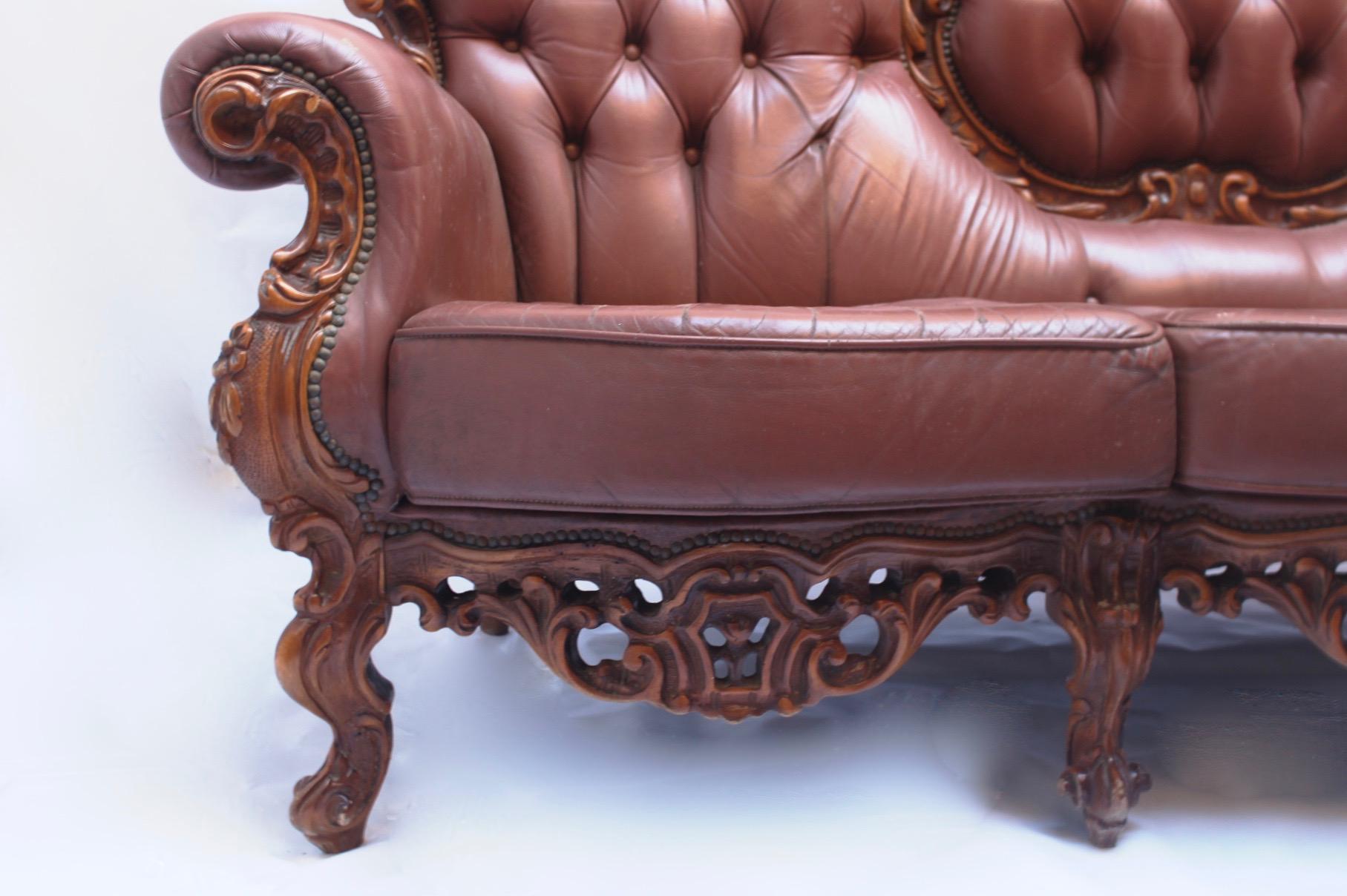 Spanish Midcentury Louis XV Rococo Capitonné Leather Canapé/Sofa/Couch by Mariano García For Sale