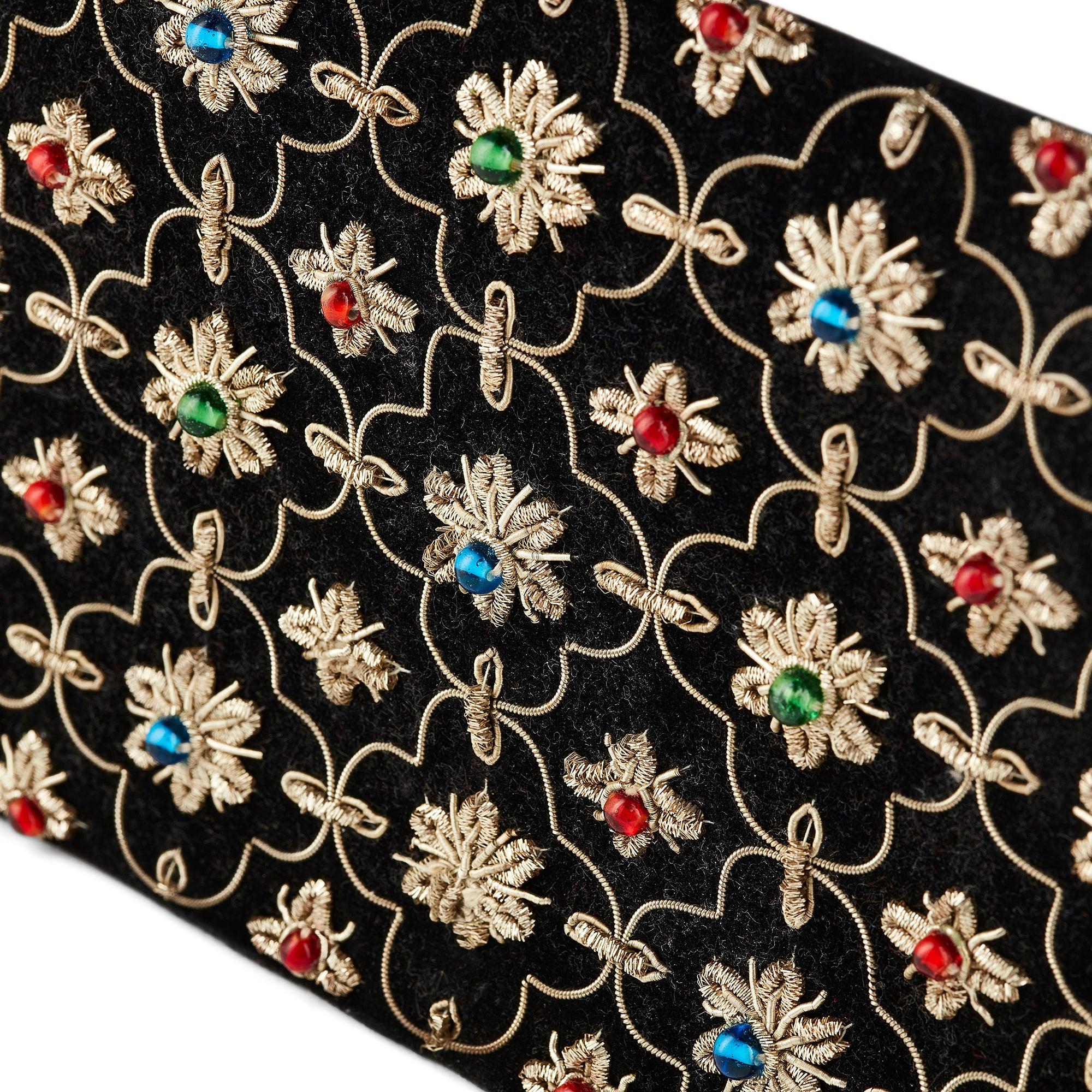 1960er Jahre indische schwarze Zardozi bestickte Clutch Bag mit Box im Zustand „Gut“ im Angebot in London, GB