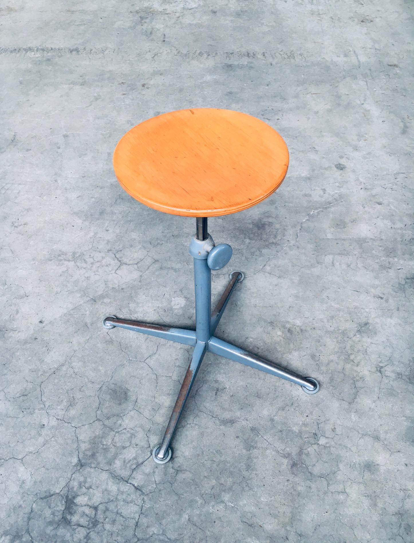 1960's Industrial Design Atelier Stool by Friso Kramer for Ahrend De Cirkel For Sale 1