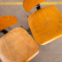 Chaise de bureau pivotante de style industriel des années 1960, avec piètement noir
