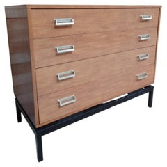Commode industrielle en teck des années 1960 avec base et poignées en métal