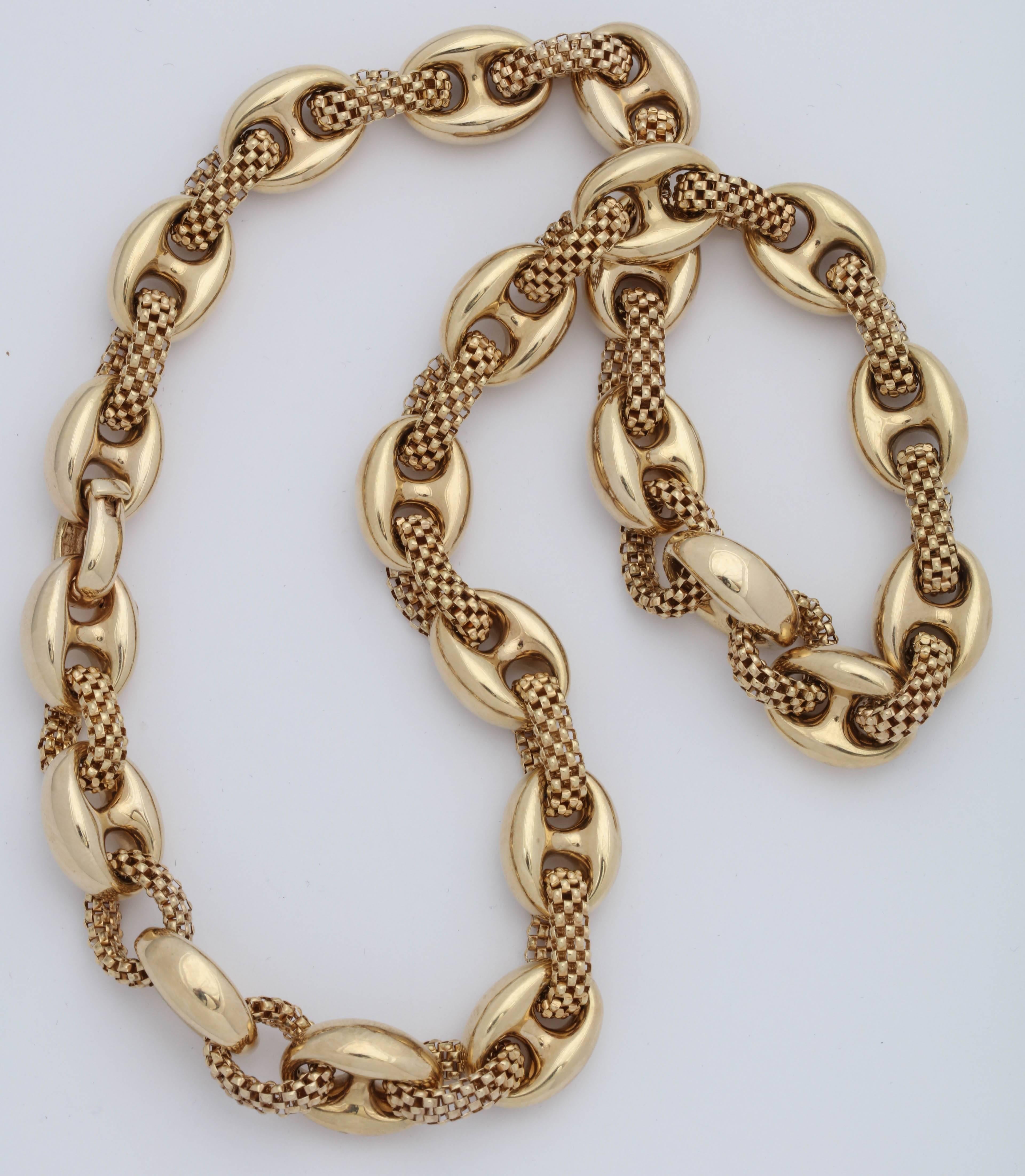 1960s Intertwined Two Textured Box Link and High Polish Gold Link Chain Necklace In Good Condition In New York, NY