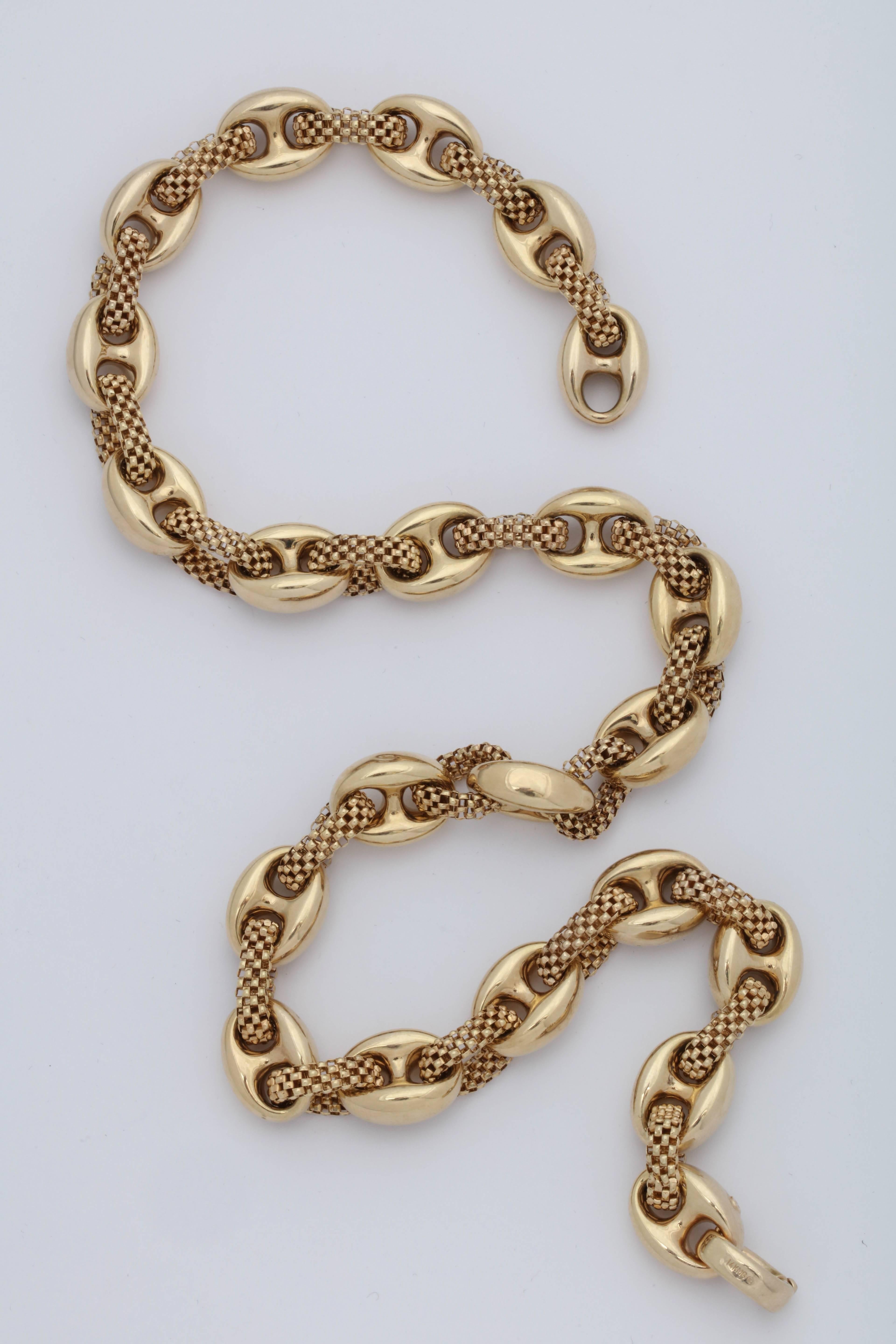 1960s Intertwined Two Textured Box Link and High Polish Gold Link Chain Necklace 3