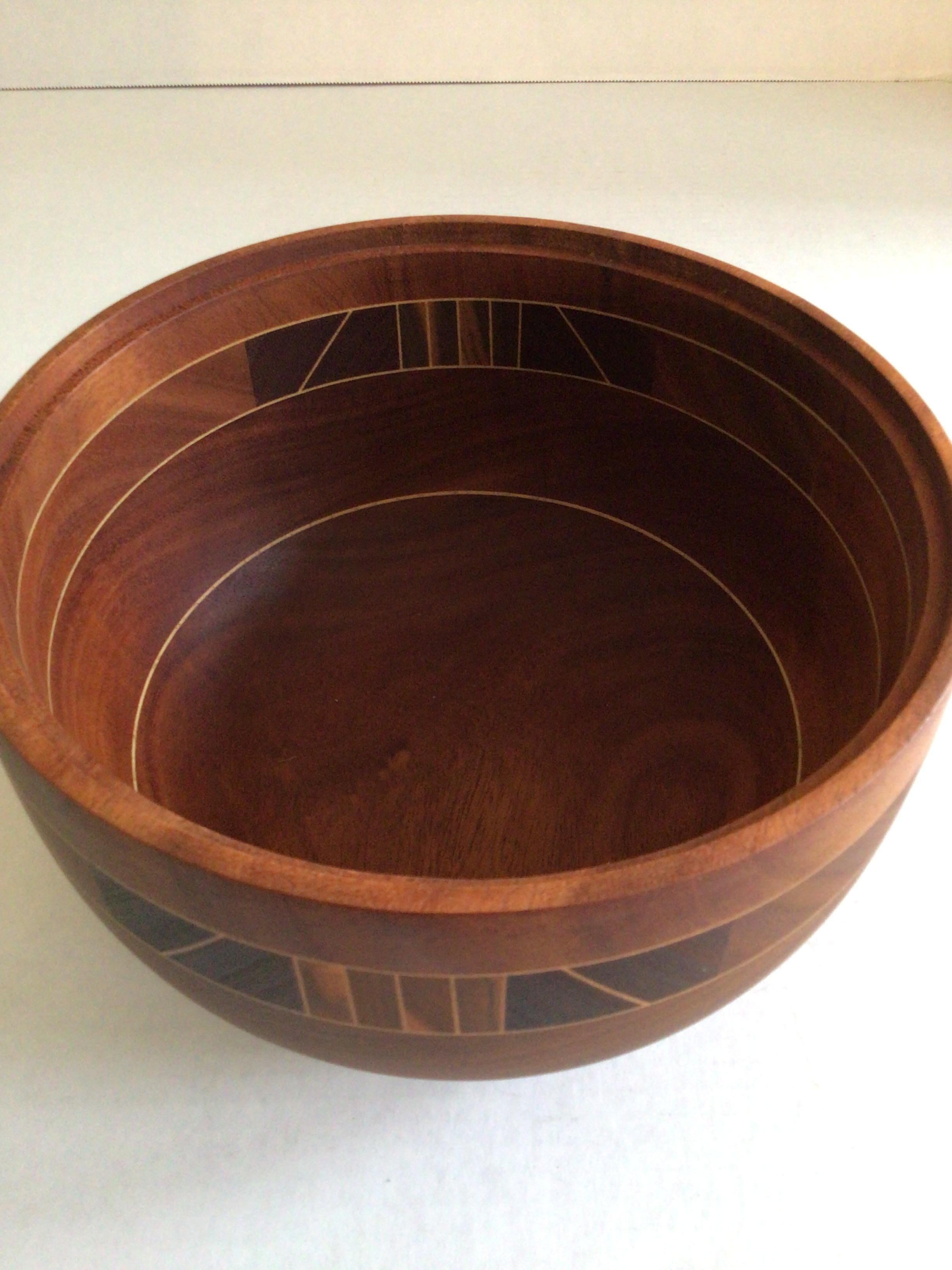 1960s Intricately Pattern Turned Laminated Wood Bowl with Lid For Sale 5