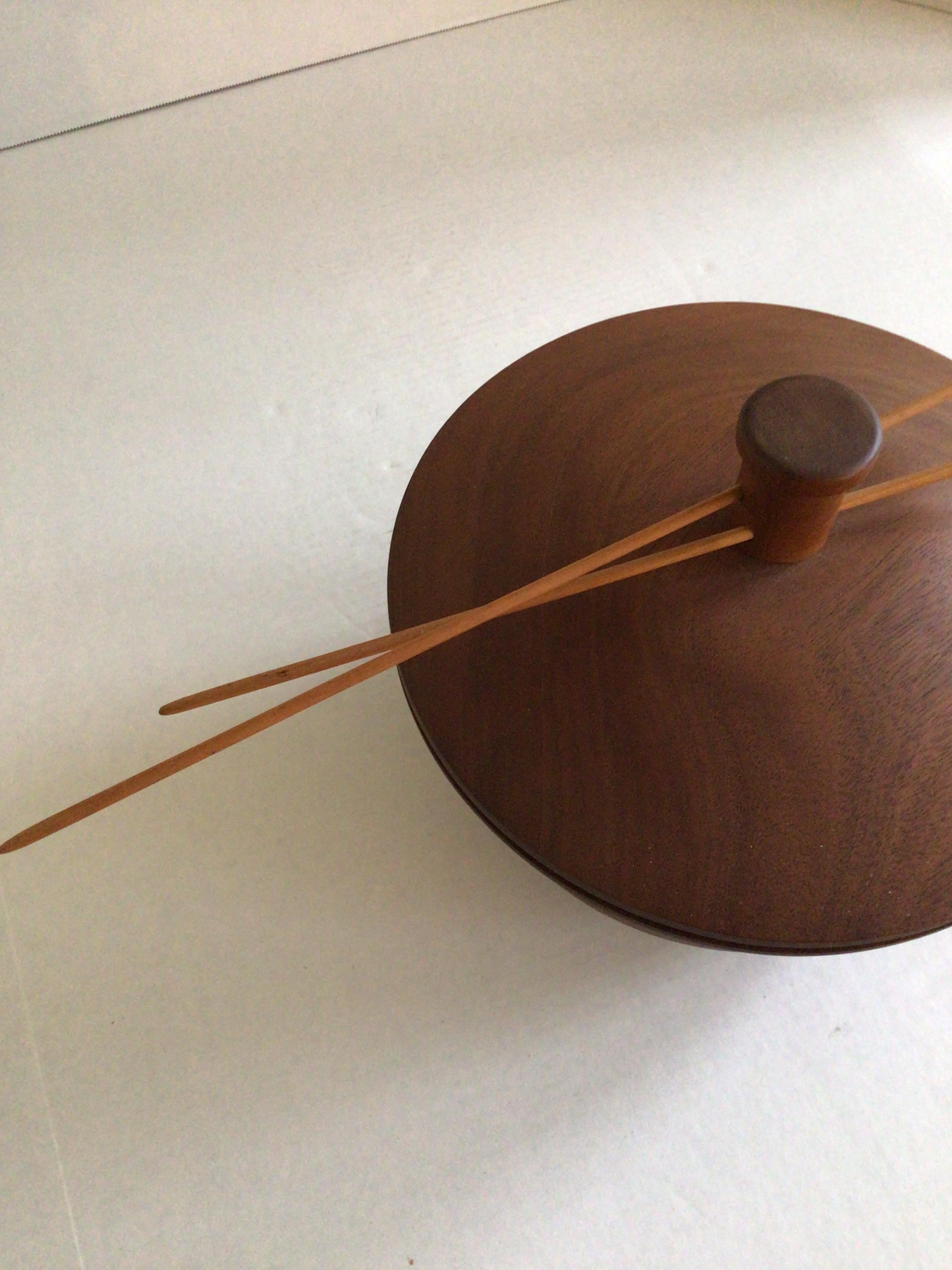 1960s Intricately Pattern Turned Laminated Wood Bowl with Lid For Sale 1