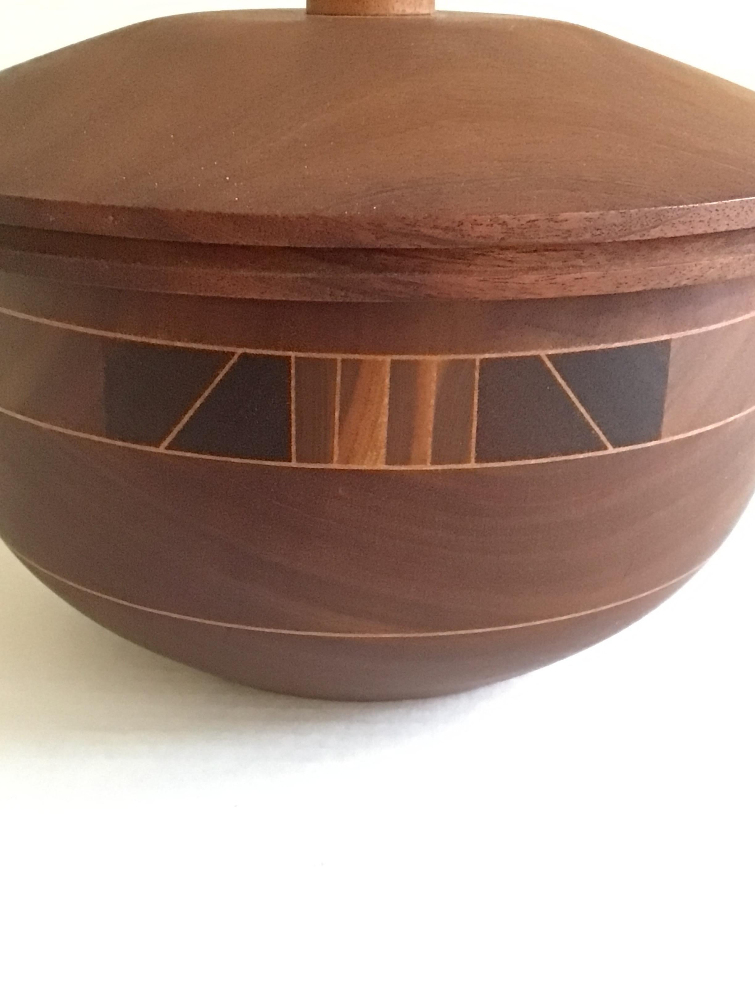 1960s Intricately Pattern Turned Laminated Wood Bowl with Lid For Sale 3