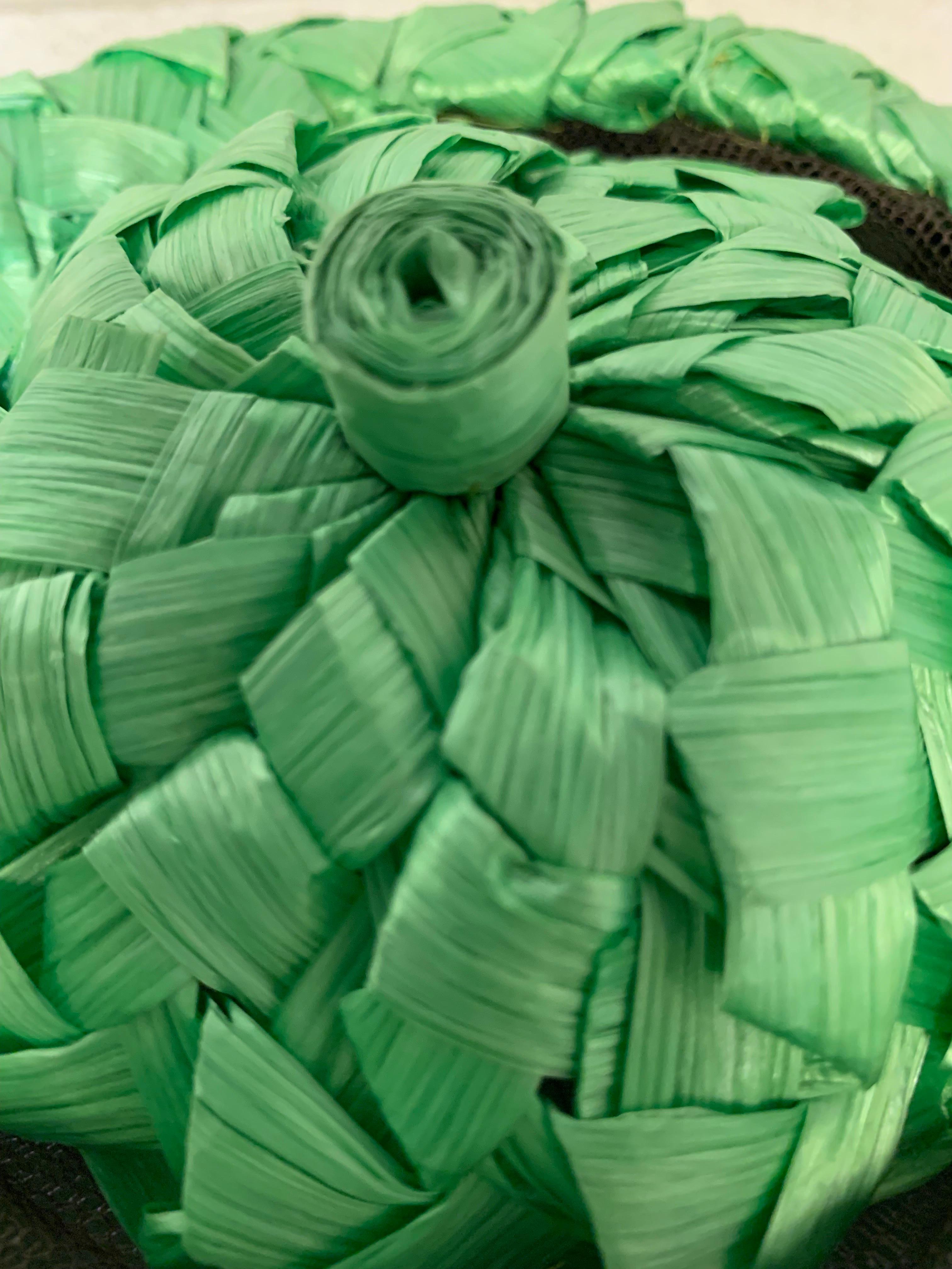 1960s Irene of New York Boina burbuja de paja estilizada de tejido ancho verde manzana  Sombrero en venta 8