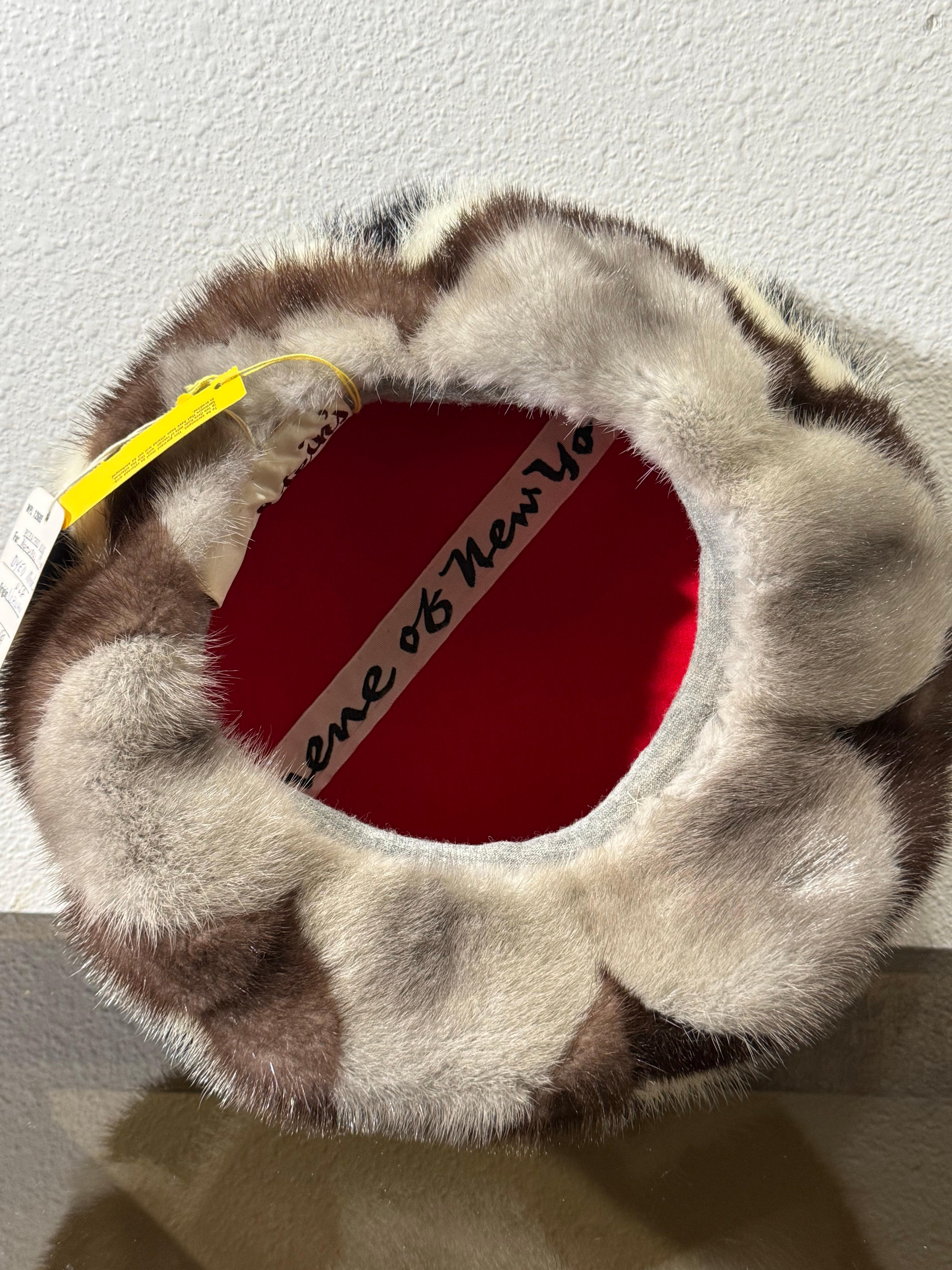 1960 Irene of New York Chapeau béret en vison tricolore avec motif de pièces en étoile en vente 6