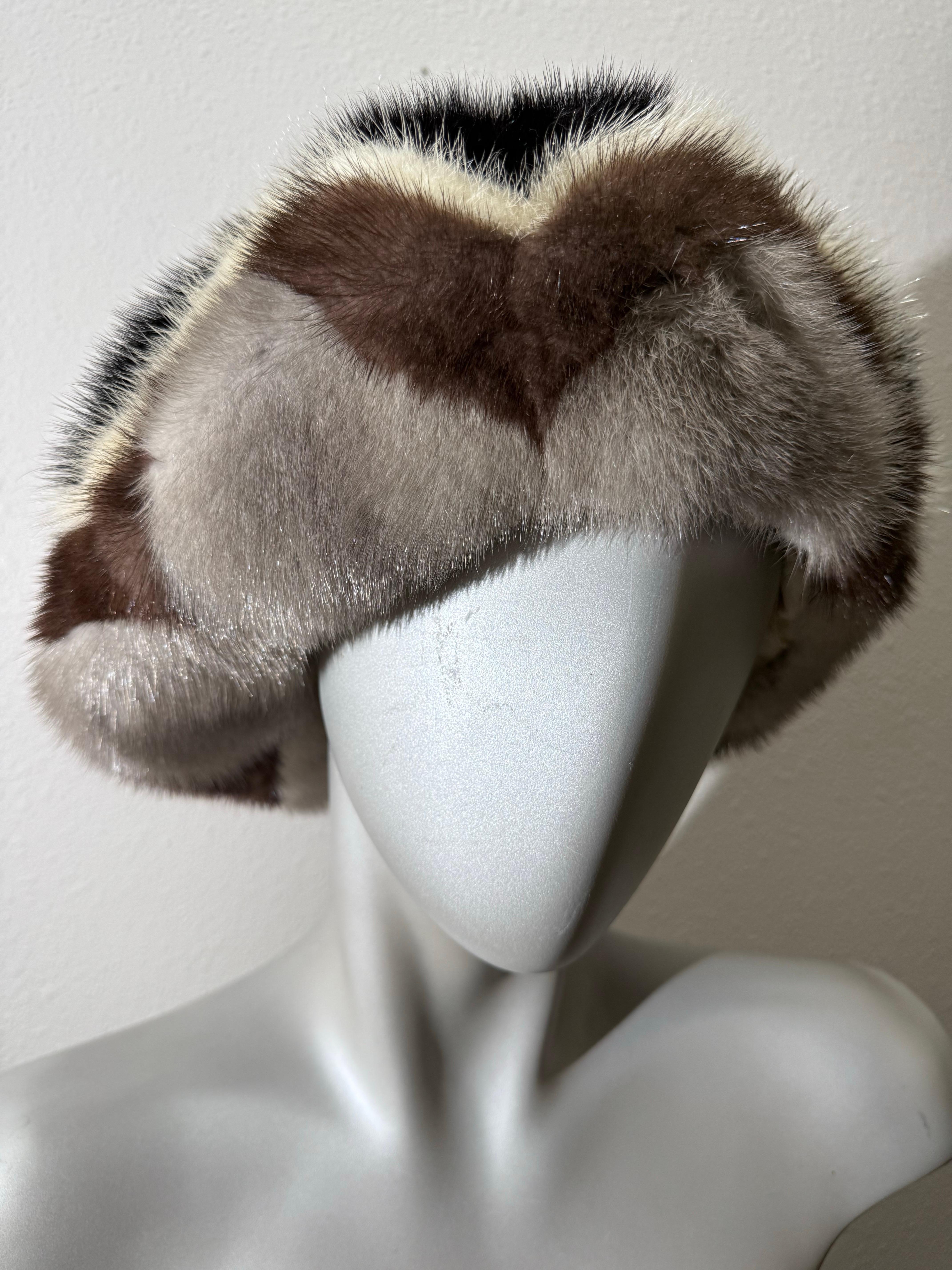 1960 Irene of New York Chapeau béret en vison tricolore avec motif de pièces en étoile en vente 7
