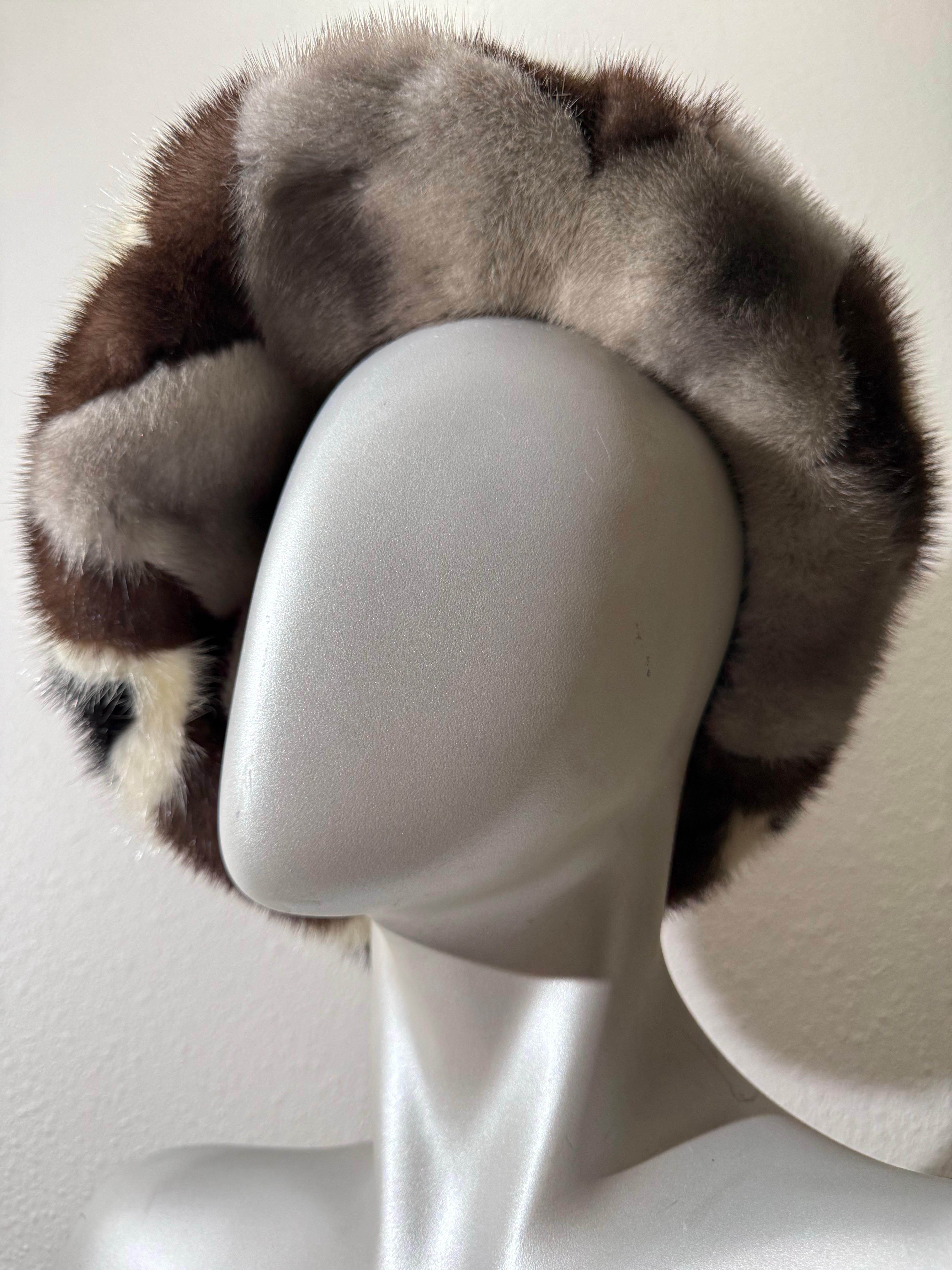 1960 Irene of New York Chapeau béret en vison tricolore avec motif de pièces en étoile en vente 1