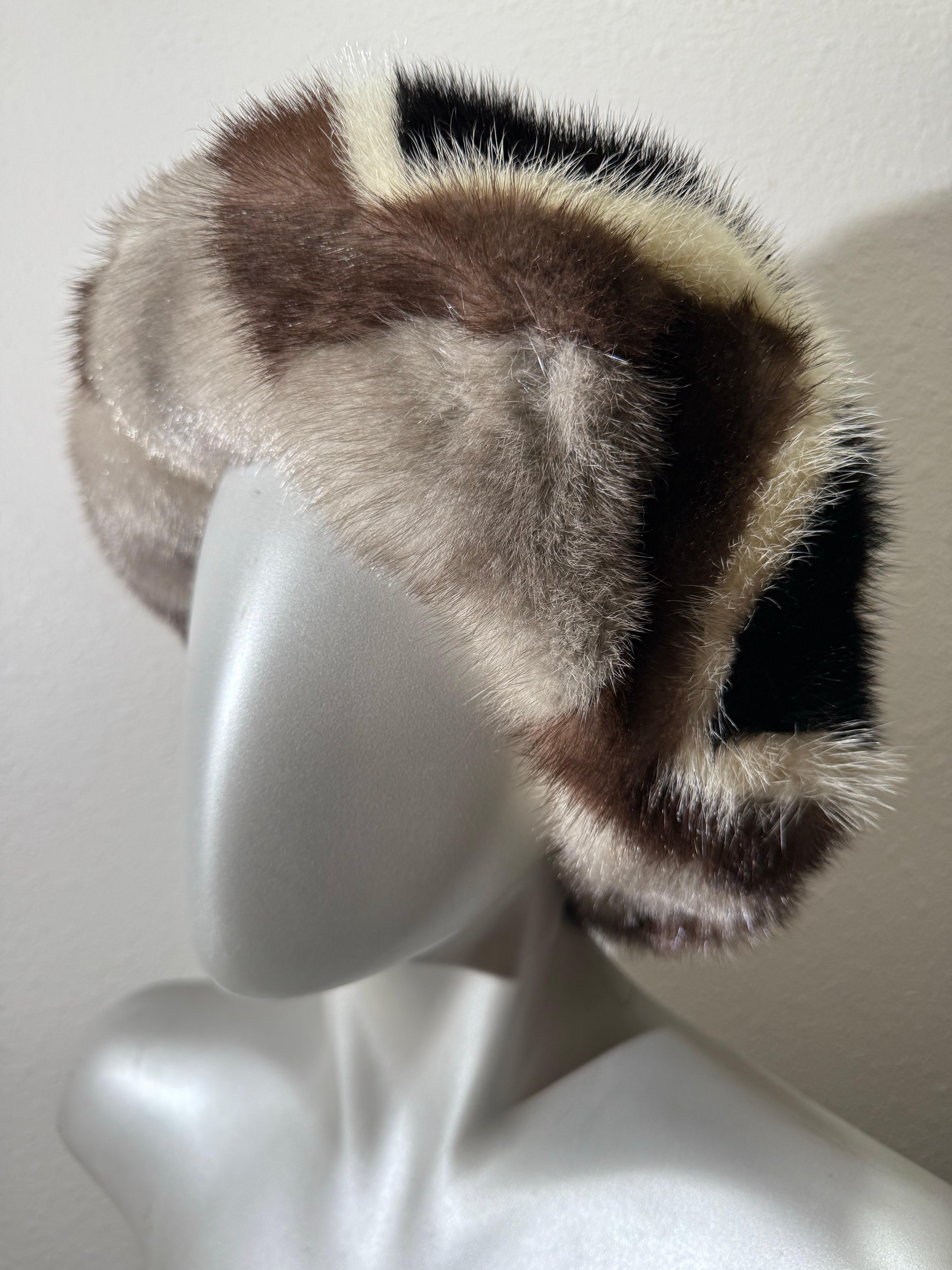 1960 Irene of New York Chapeau béret en vison tricolore avec motif de pièces en étoile en vente 2