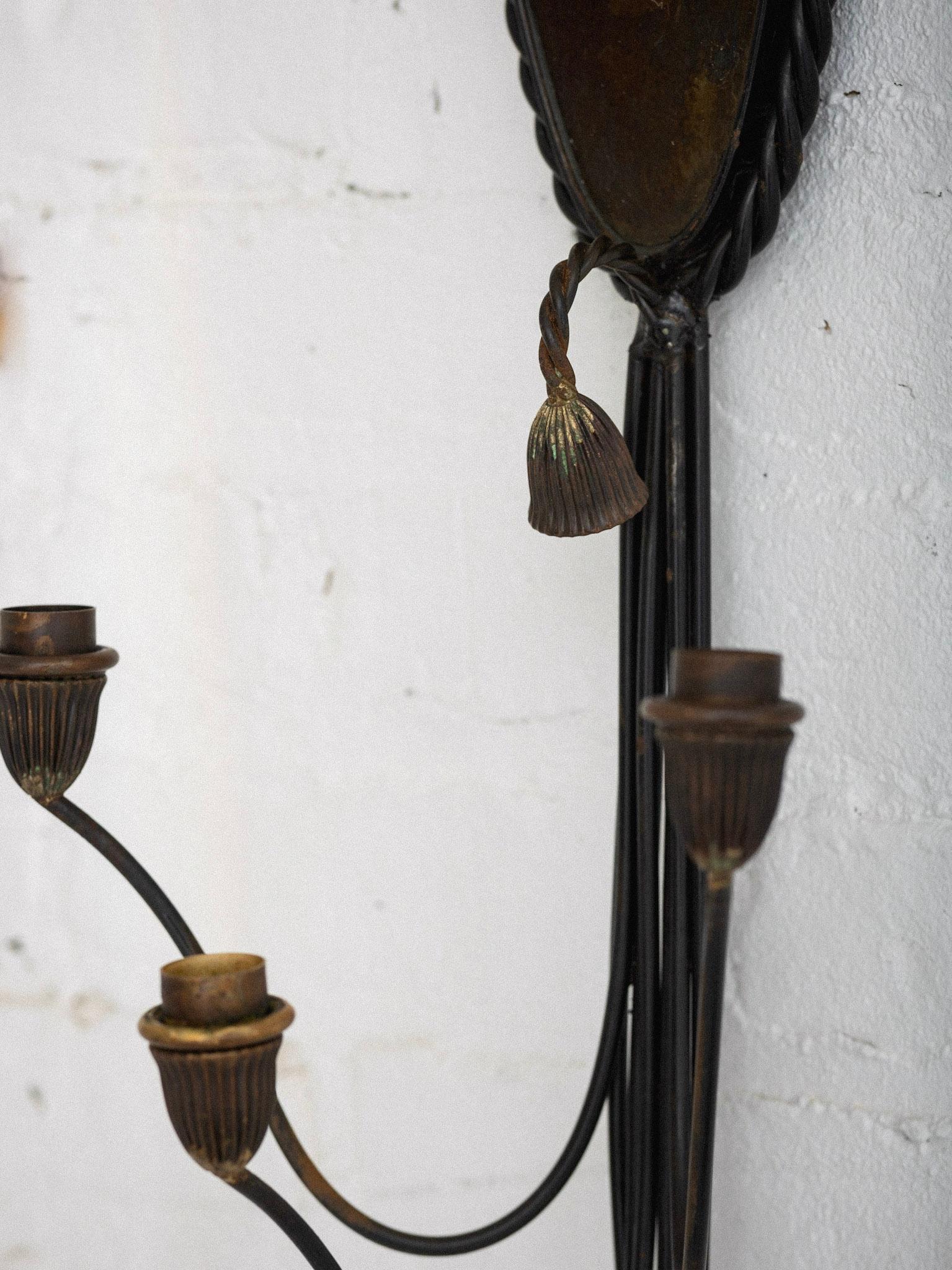 1960s Iridescent Glass and Twisted Iron Candle Sconce For Sale 4