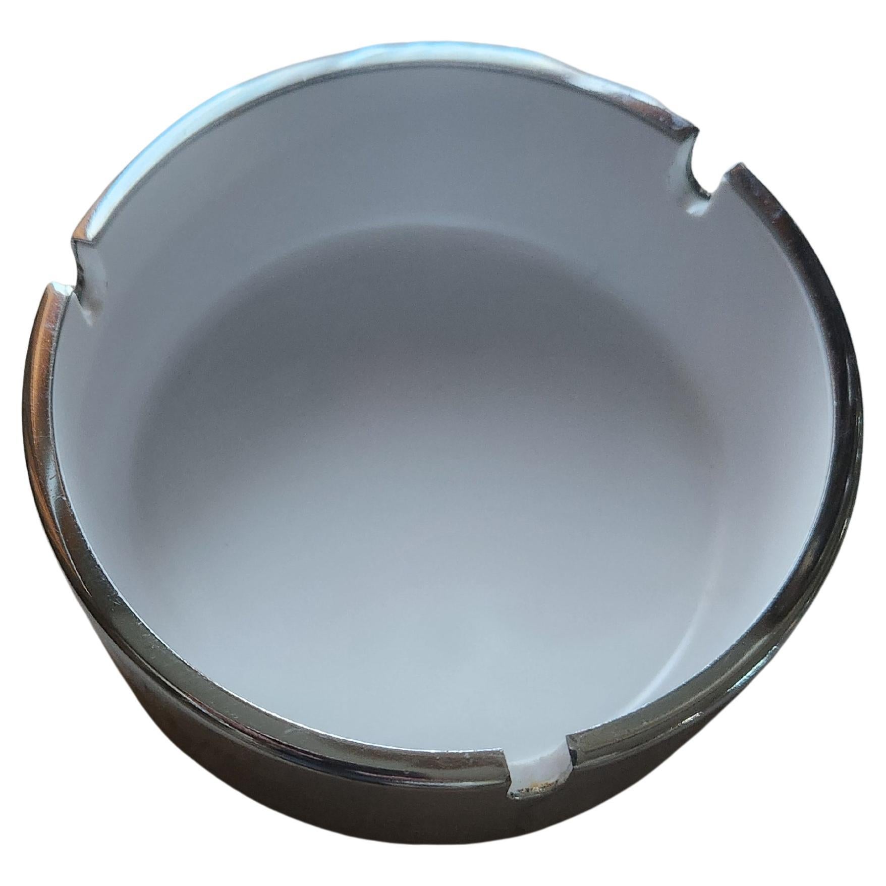 1960s Isamu Kenmochi Mod Ashtray Silver White Catch All In Good Condition For Sale In Chula Vista, CA