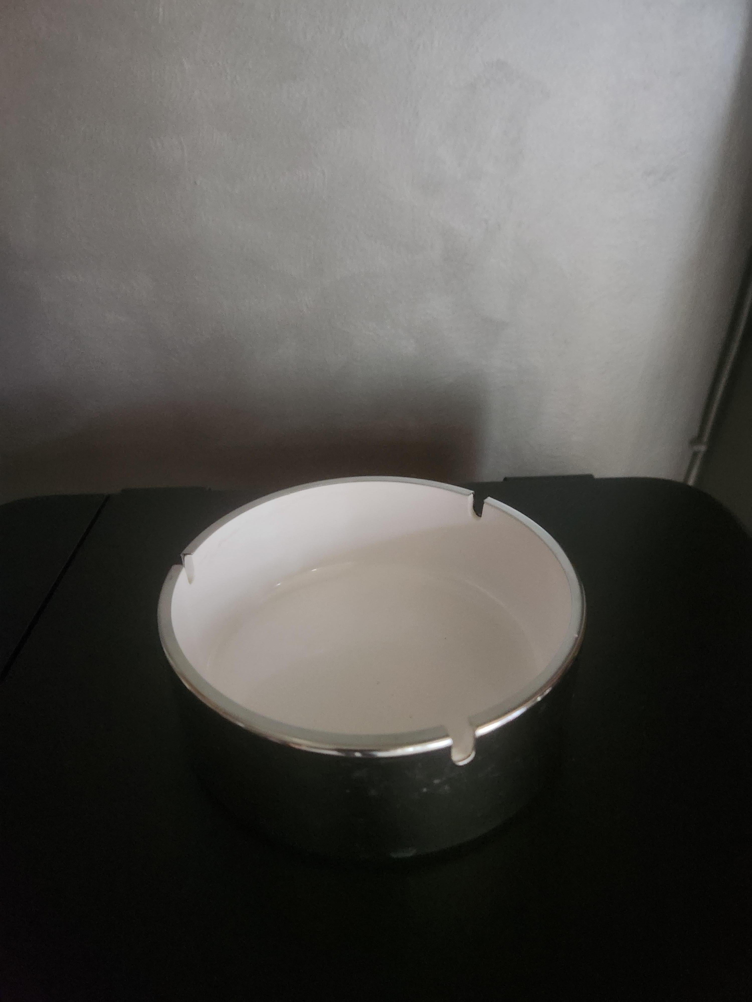 1960er Isamu Kenmochi Mod Großer Aschenbecher Catchall Silber & Weiß im Angebot 7