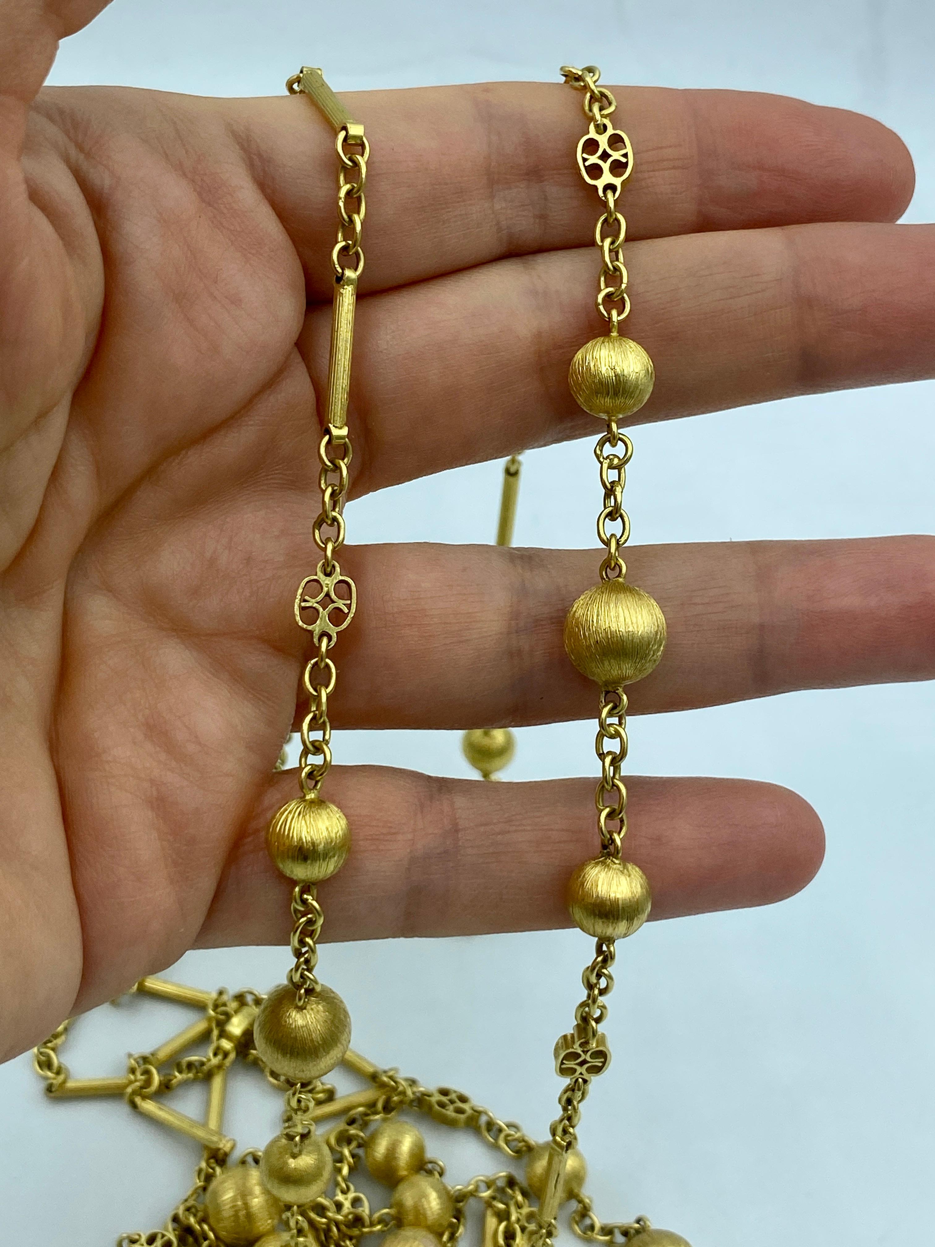 1960s Italian 18k gold hand engraved chain necklace In Good Condition For Sale In London, GB