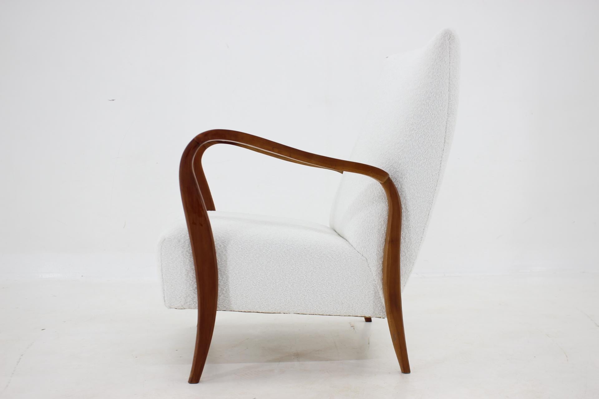 1960s Italian Armchair in Bouclé For Sale 4