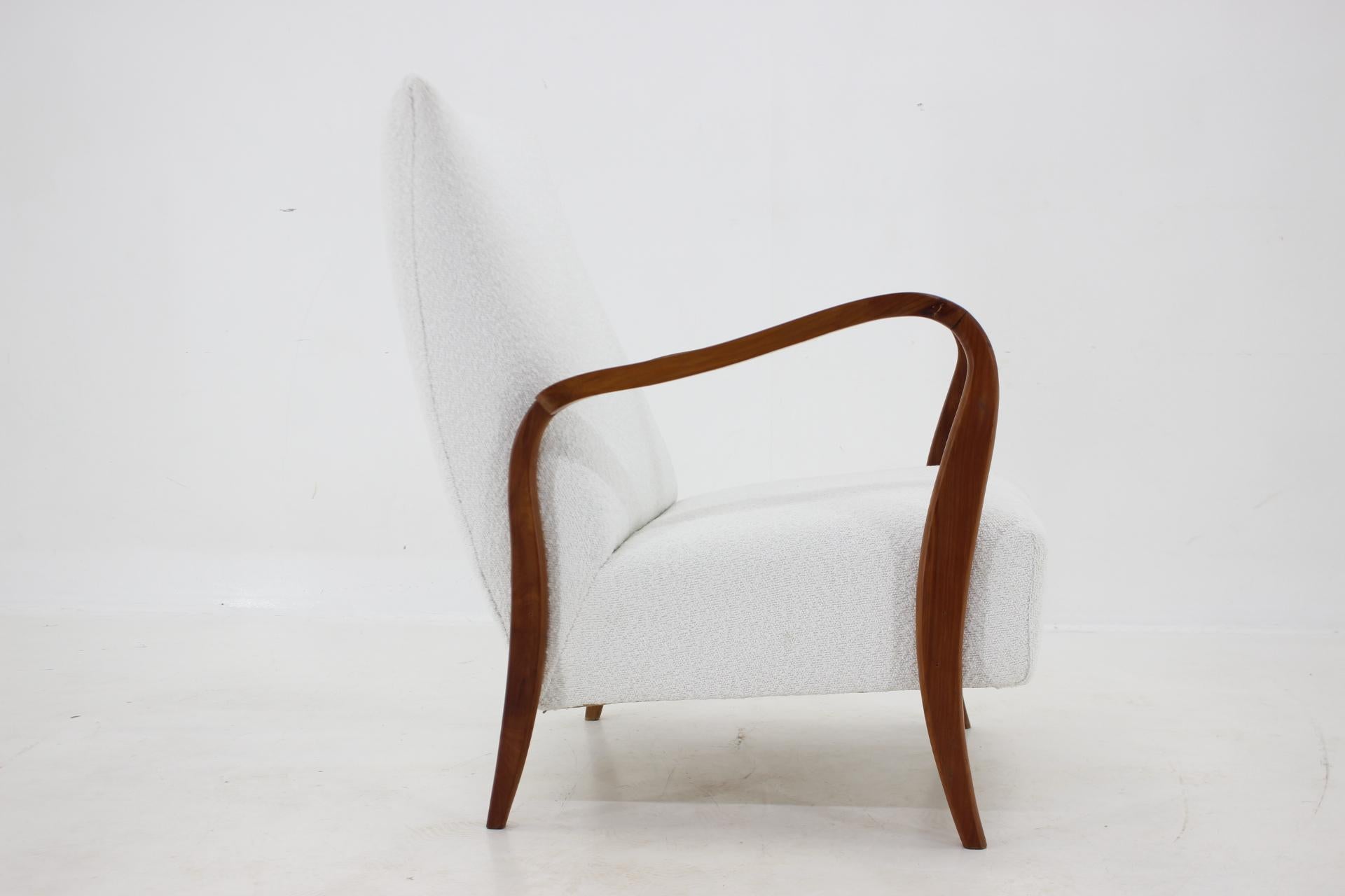 Mid-20th Century 1960s Italian Armchair in Bouclé For Sale