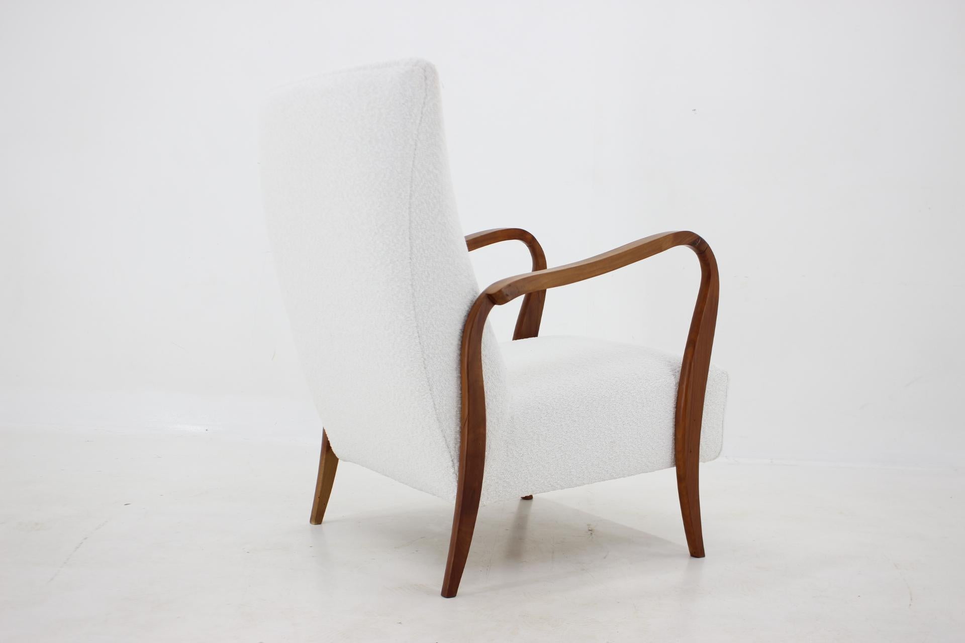 1960s Italian Armchair in Bouclé For Sale 1