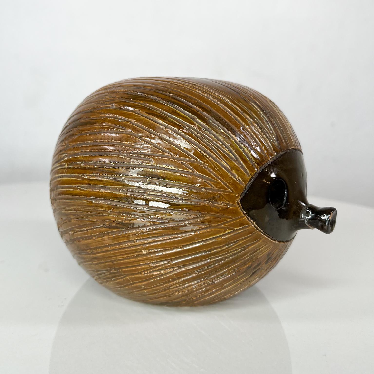 1960s Italian Art Ceramic Pottery Bitossi Hedgehog Piggy Bank Aldo Londi Italy In Good Condition In Chula Vista, CA