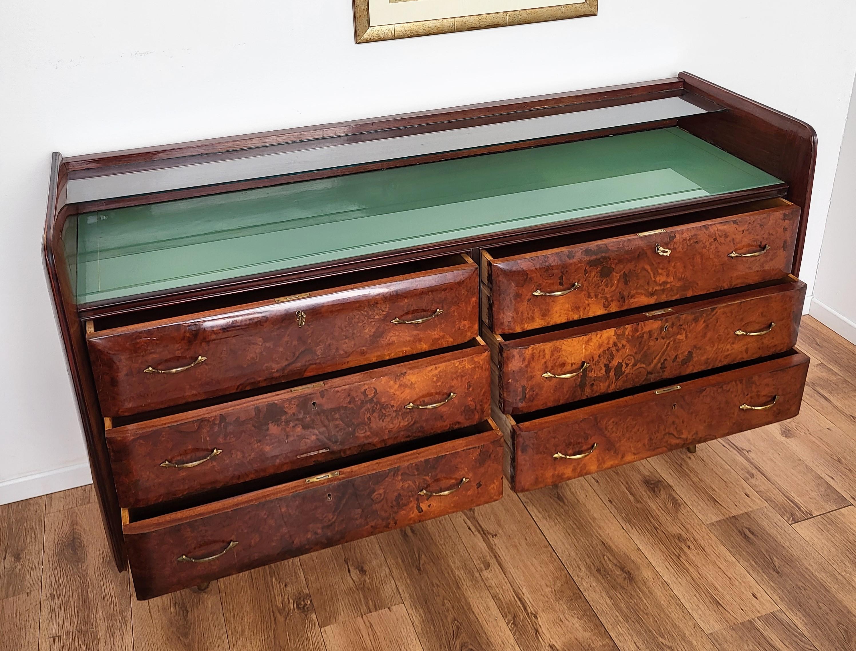 1960s Italian Art Deco Mid-Century Modern Wood, Glass and Brass Chest of Drawers For Sale 4