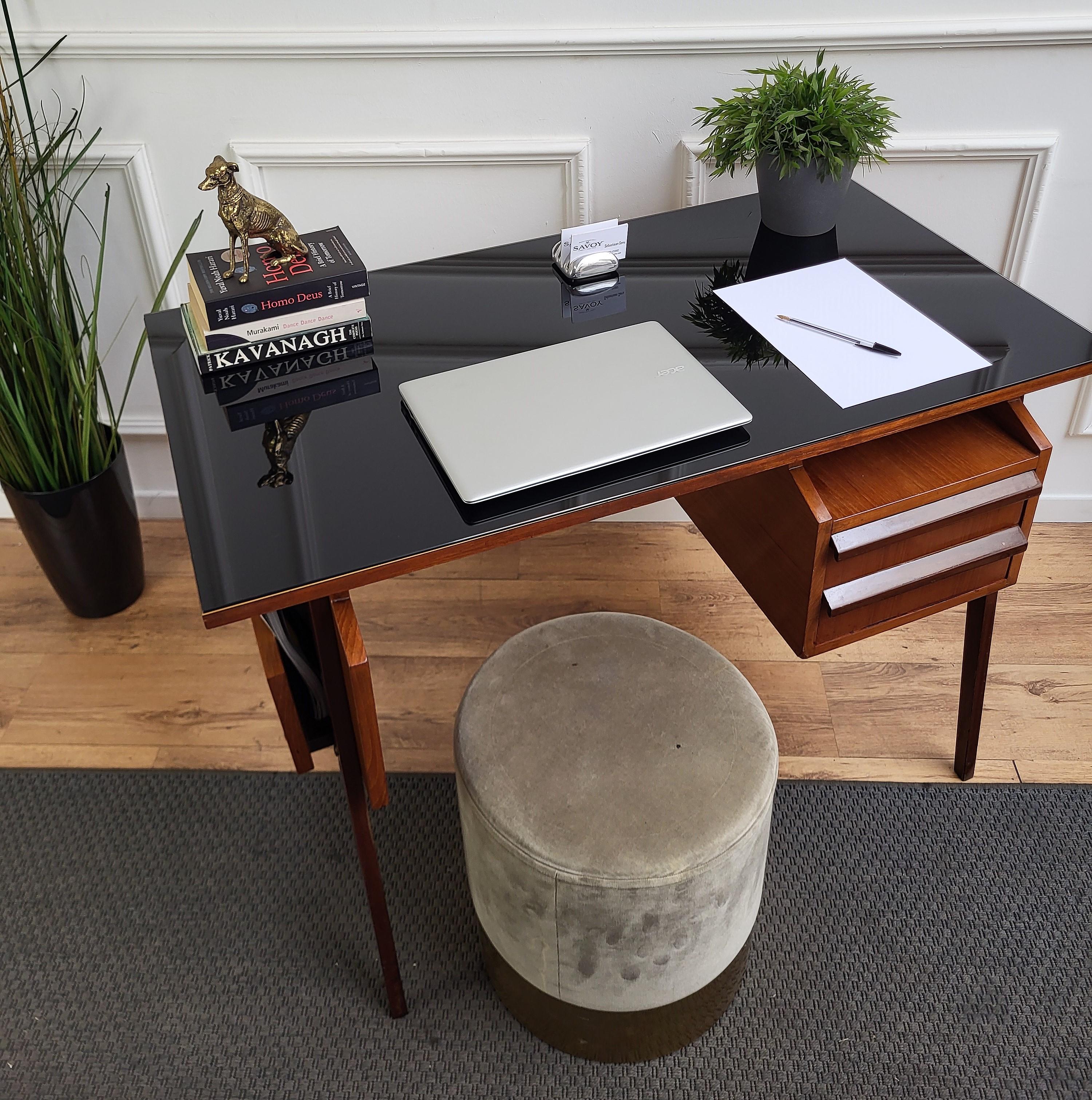 writing desk