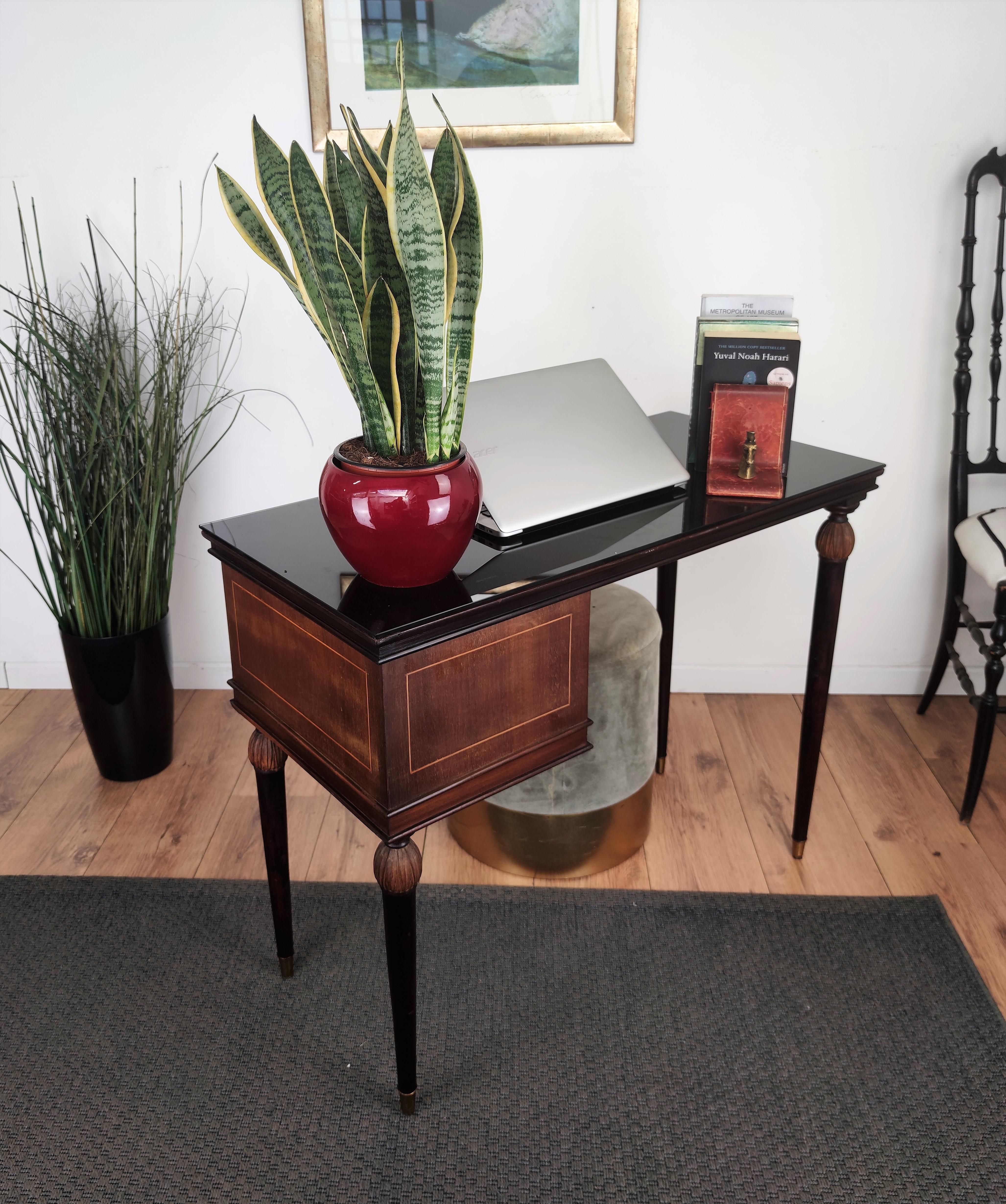 1960s Italian Art Deco Midcentury Walnut Brass Small Desk Writing Table In Good Condition In Carimate, Como
