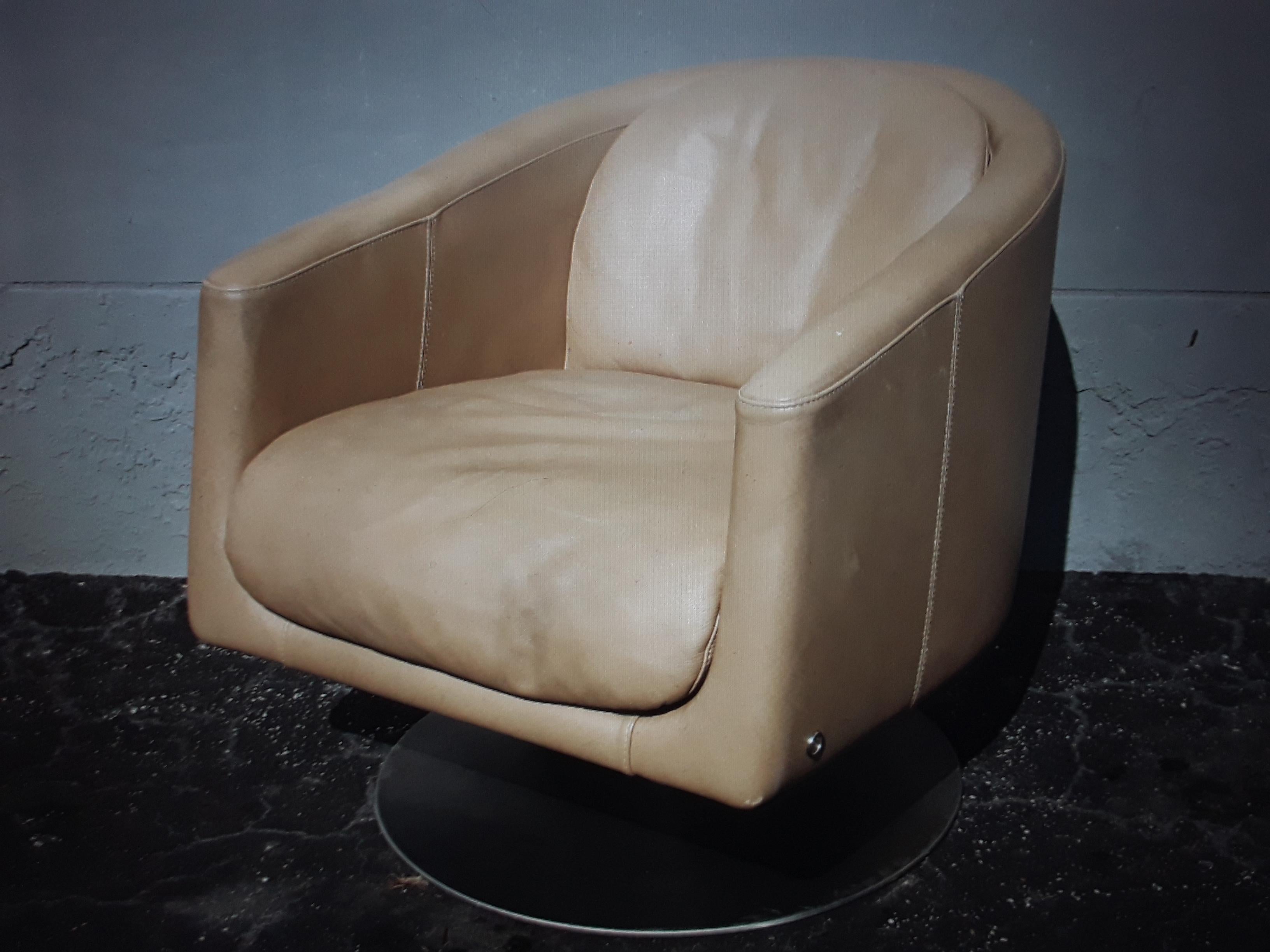 natuzzi leather barrel swivel chair