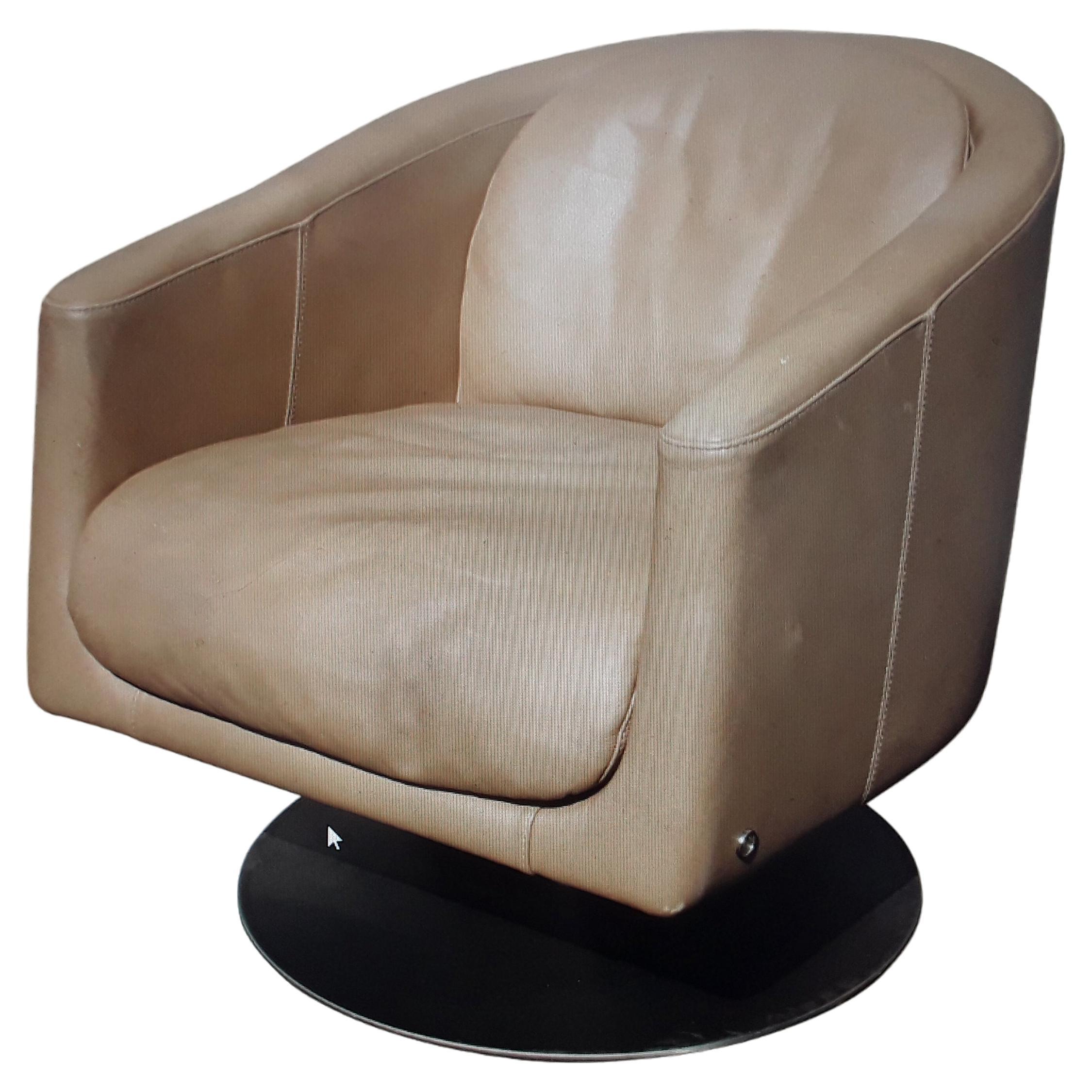 1960's Italian Art Deco style Natuzzi Leather Swivel Club Chair For Sale
