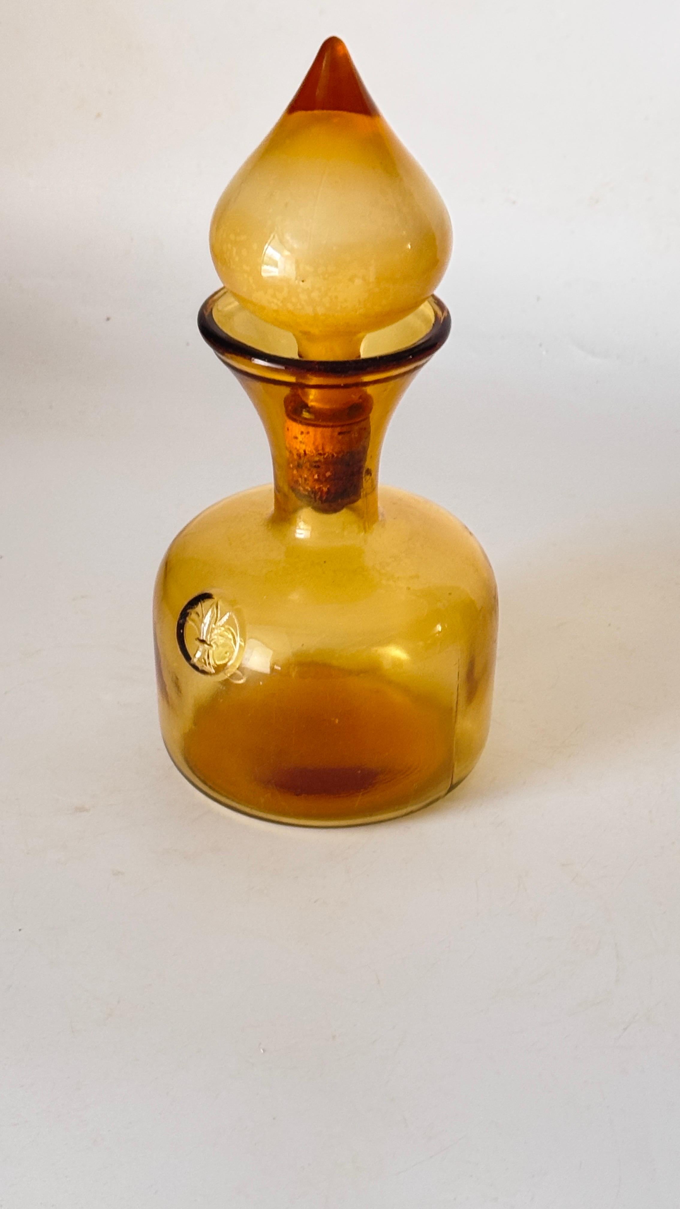 1960s Italian Art Glass Bottle with Large Blown Glass Stopper, Yellow-Orange Hue For Sale 7