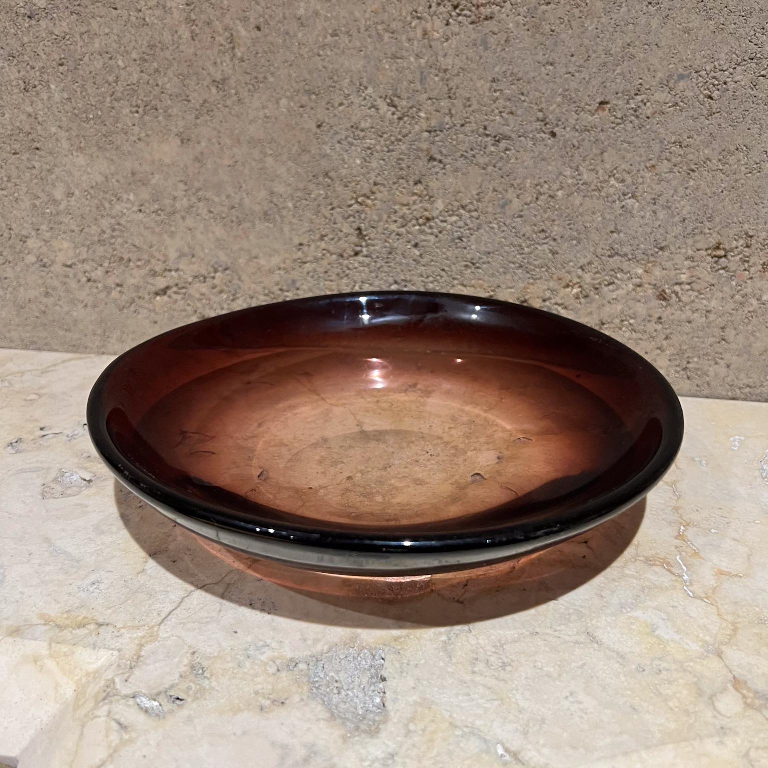 
Verre d'art italien Murano Coupelle à tout faire
non marqué
1,88 h x 8,13 l x 7,25
Verre brun de forme ovale
Vintage By
Se référer aux images listées