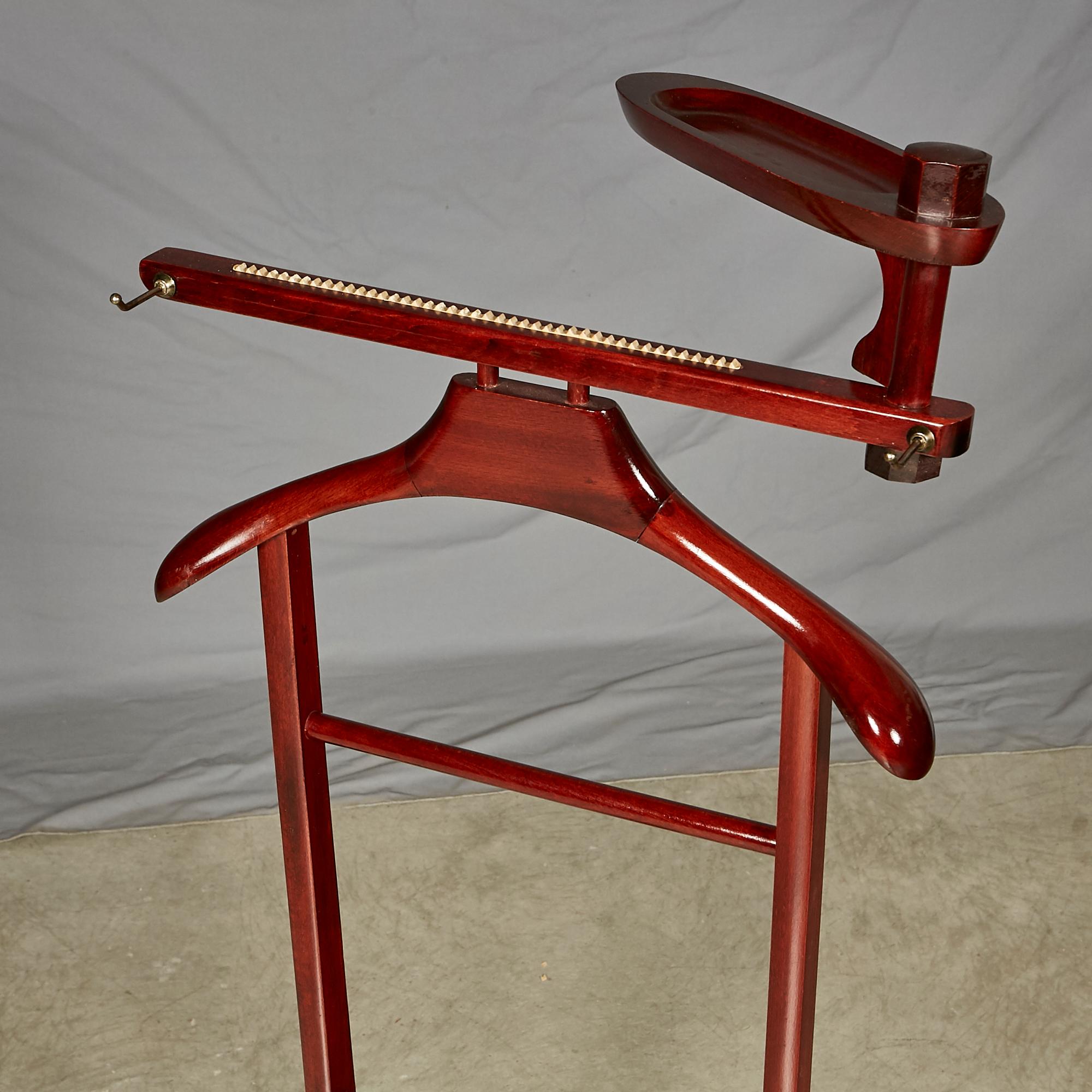 1960s Italian Ashwood Valet In Excellent Condition For Sale In Amherst, NH