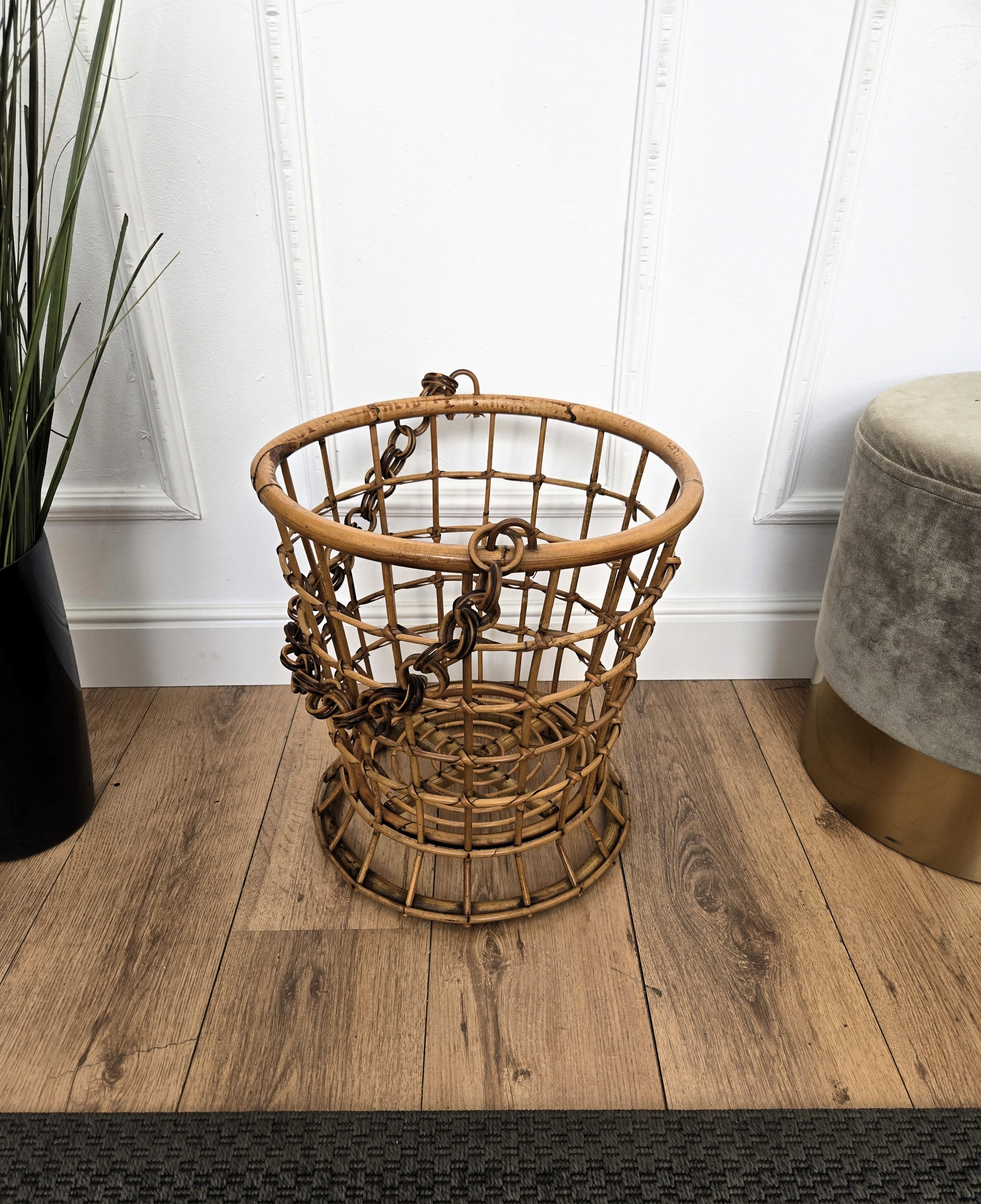 Cesta italiana de los años 60 de ratán de bambú de la Riviera francesa bohemia en venta 2