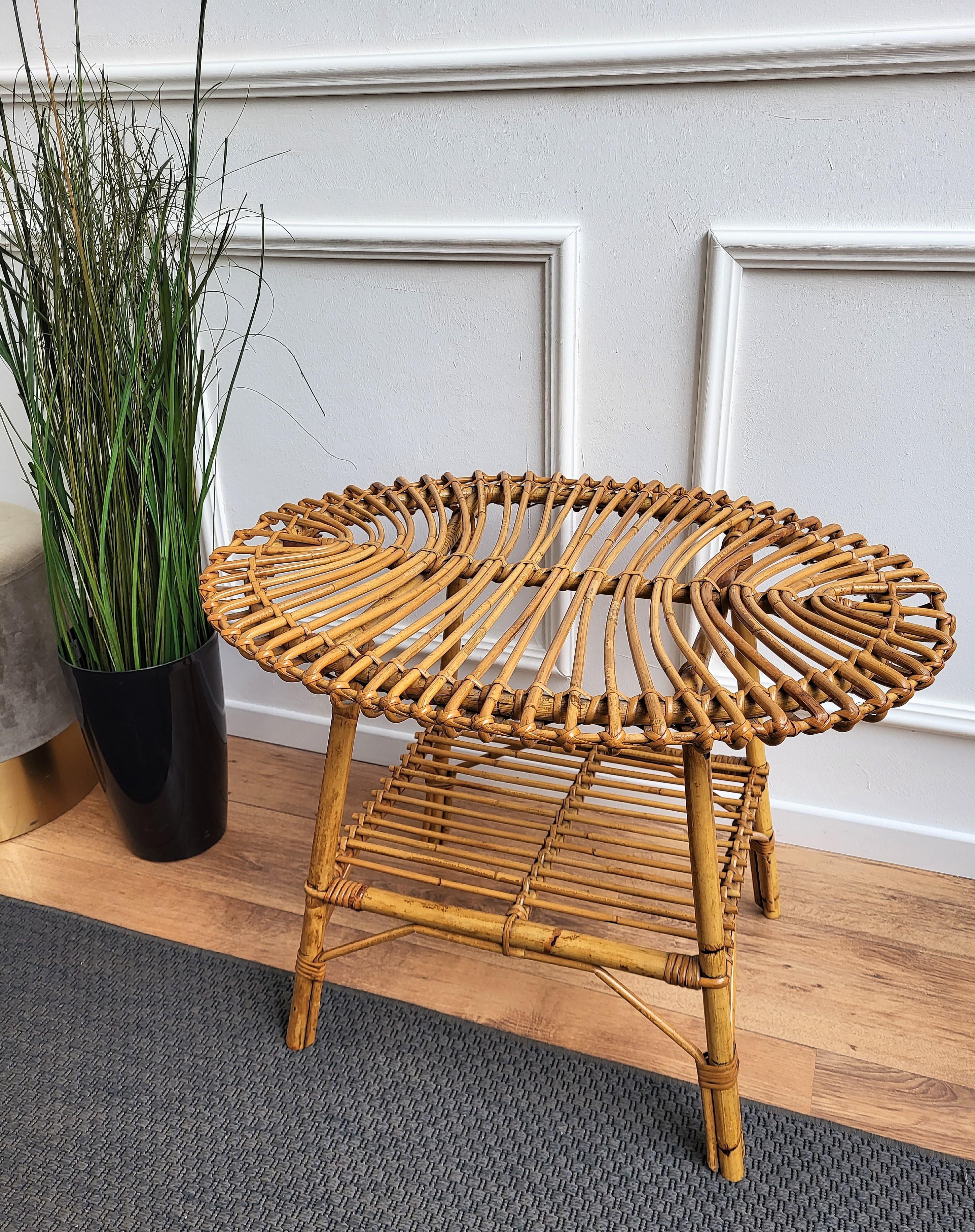 1960s Italian Bamboo Rattan Bohemian French Riviera Bench Side or Accent Table In Good Condition In Carimate, Como