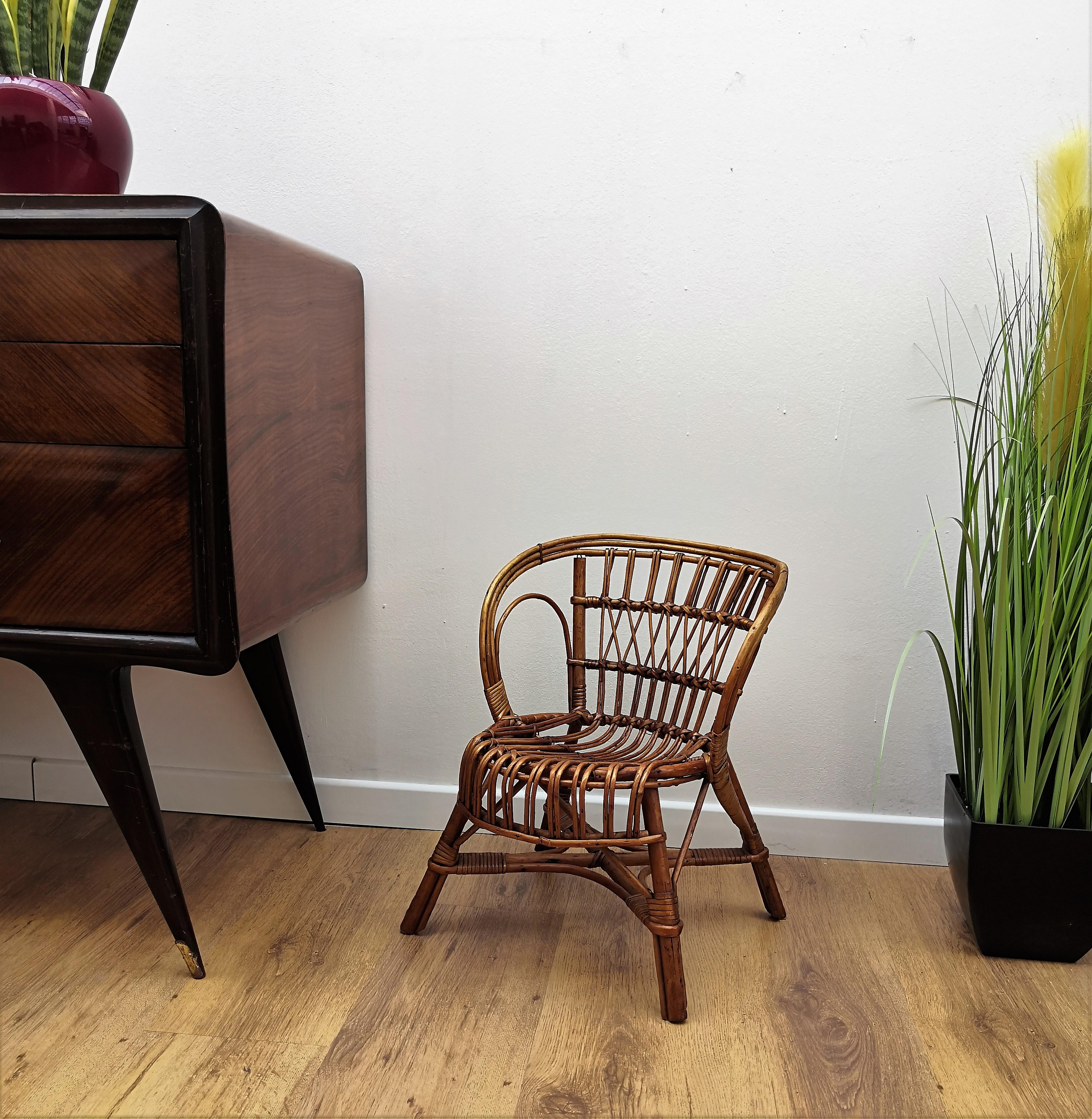 1960s Italian Bamboo and Rattan Bohemian French Riviera Children Mini Hoop Chair In Good Condition For Sale In Carimate, Como