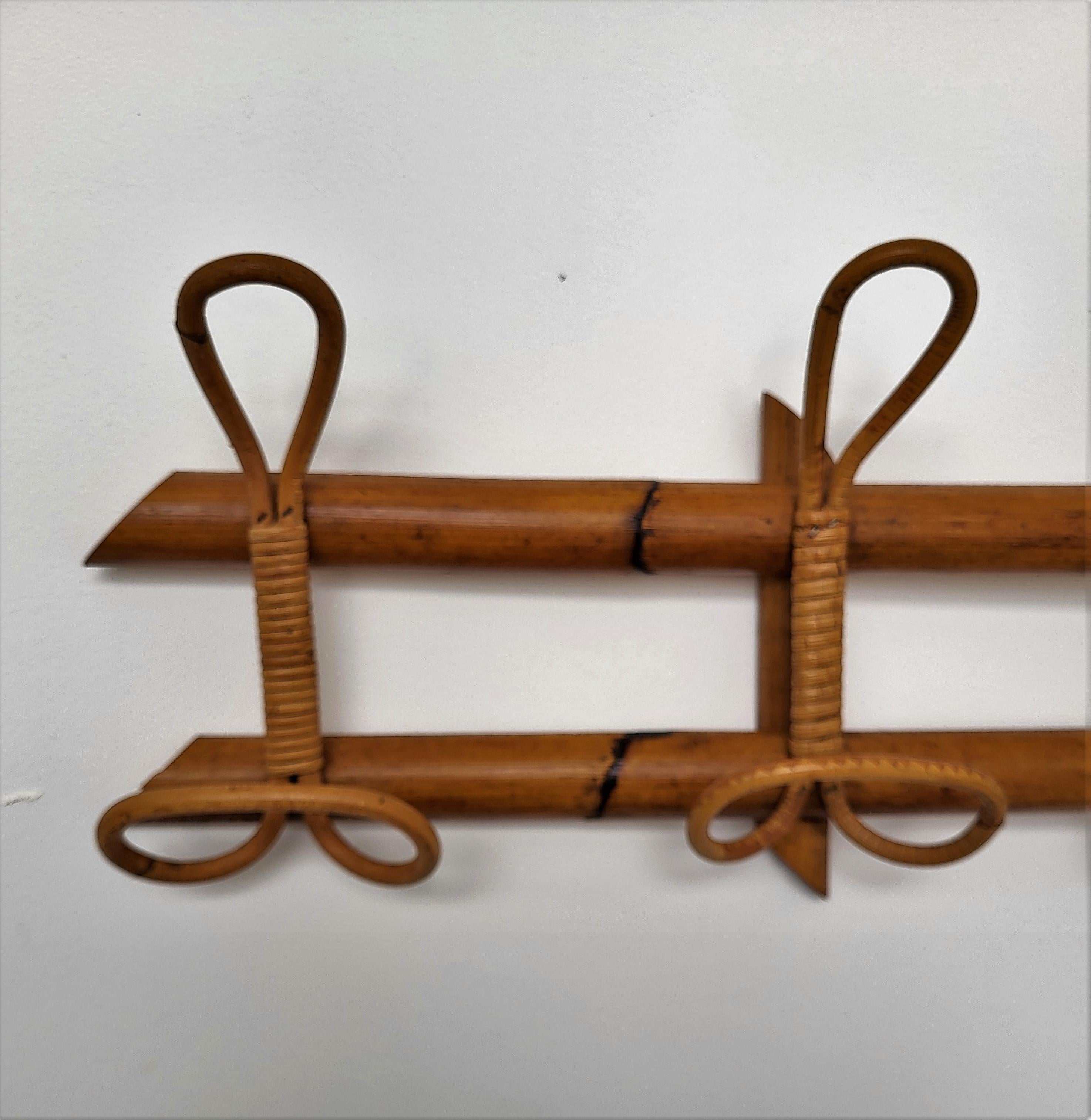 1960s Italian Bamboo Rattan Bohemian French Riviera Coat Hanger Rack Stand In Good Condition In Carimate, Como