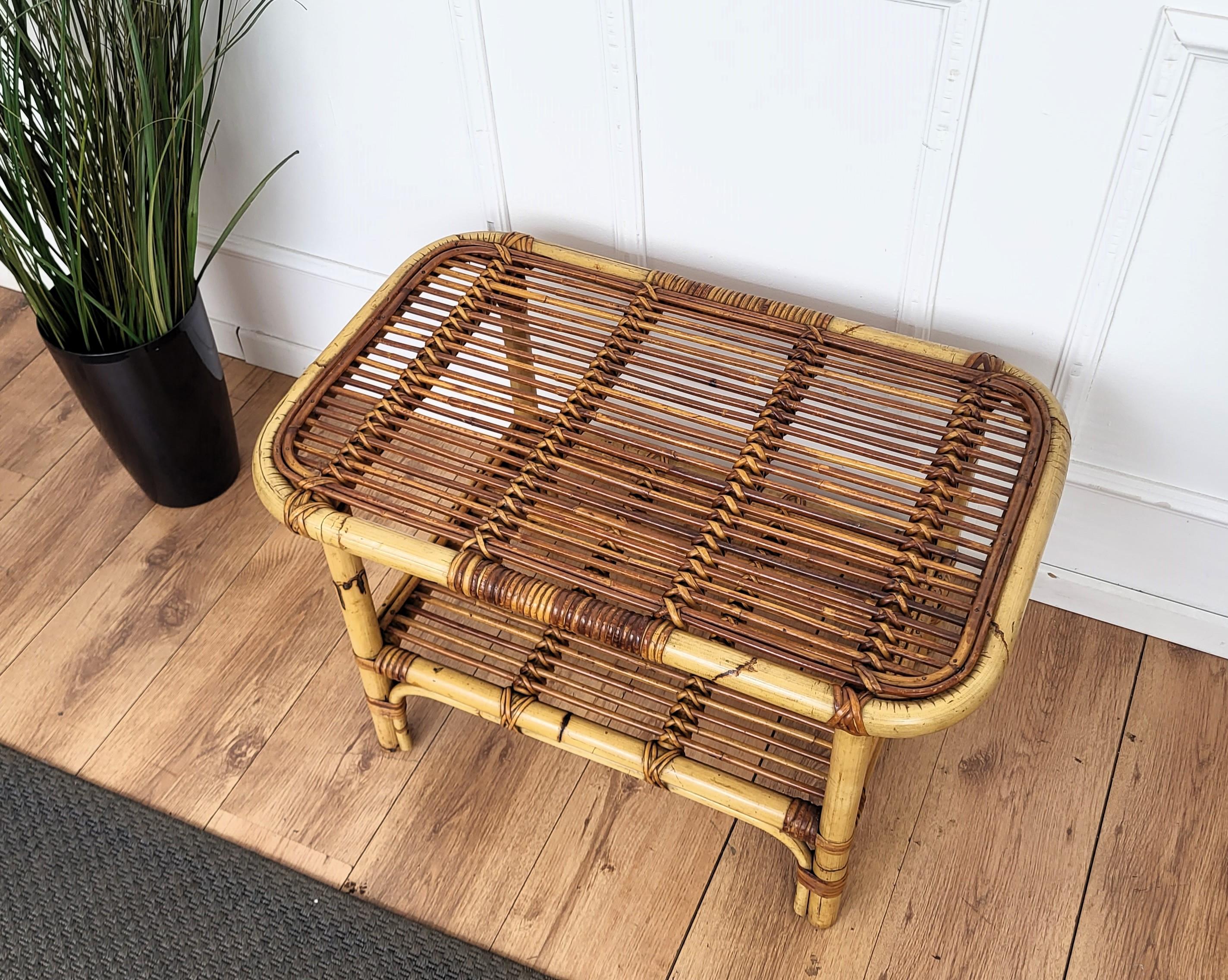 Couchtisch/Beistelltisch aus italienischem Bambus und Rattan, Bohemian French Riviera, 1960er Jahre im Zustand „Gut“ im Angebot in Carimate, Como
