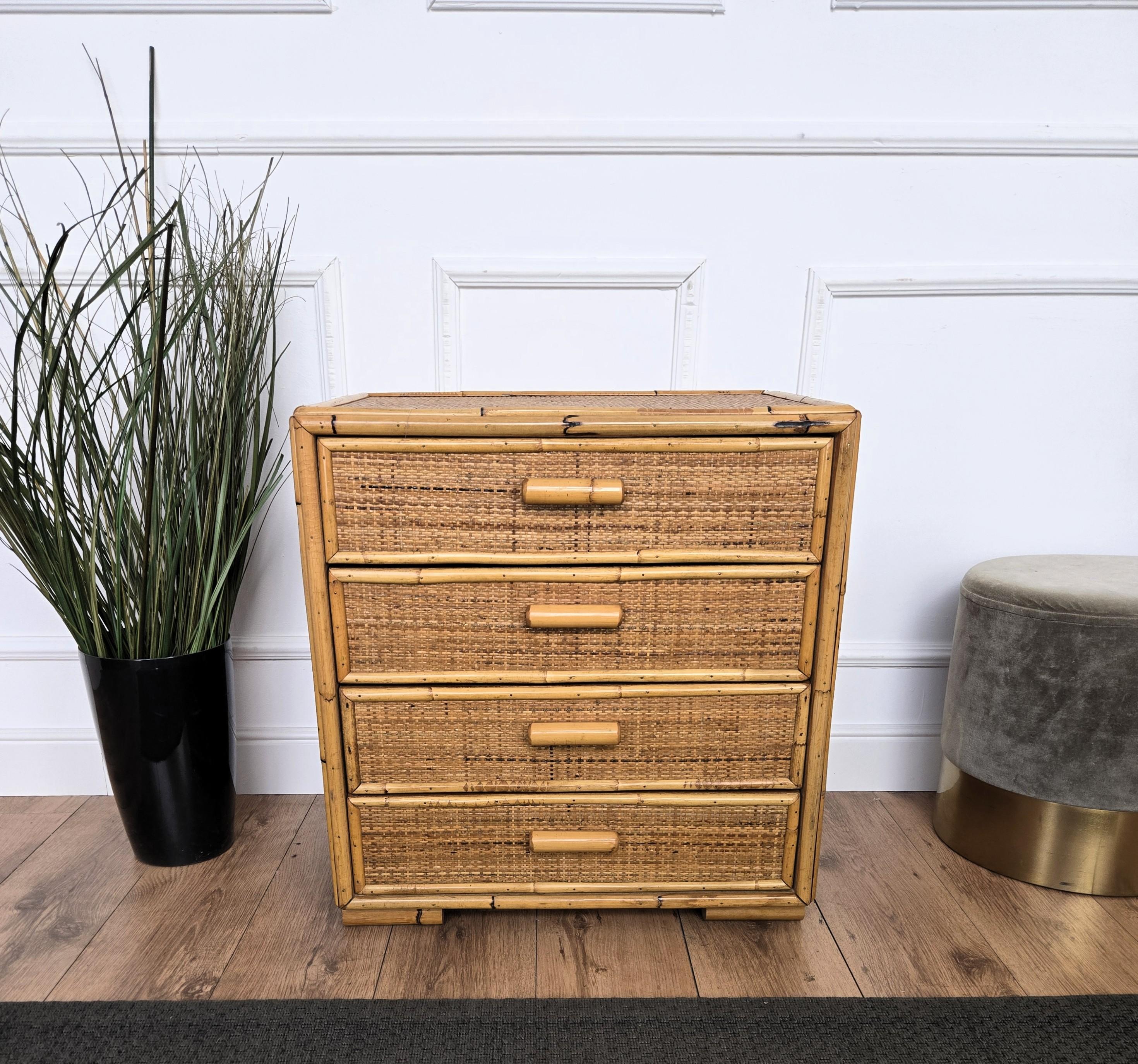 Bambù 1960s Italian Bamboo & Rattan Bohemian French Riviera Commode Four Drawers Chest in vendita